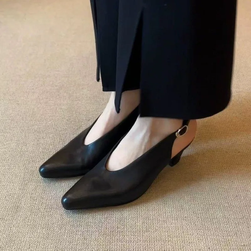 2026 New Elegant High Heeled Sandals Women's Pointed Toe Shoes Summer Party Fashion Slides New Pumps Dress
2026 New Elegant High Heeled Sandals Women's Pointed Toe Shoes Summer Party Fashion Slides New Pumps Dress