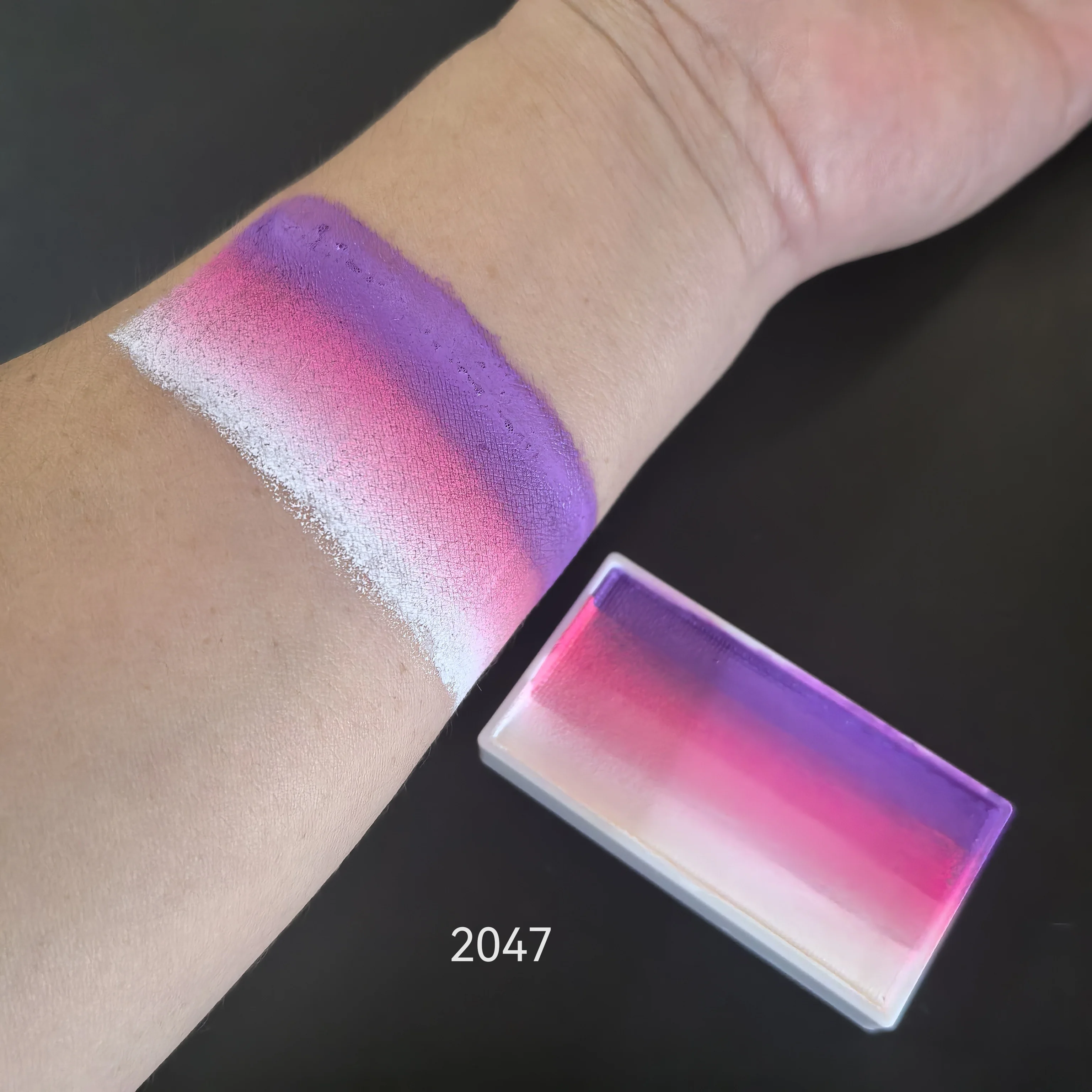 20g wate based Water soluble human body painting pigments Facial paint for party stage makeup
20g wate based Water soluble human body painting pigments Facial paint for party stage makeup