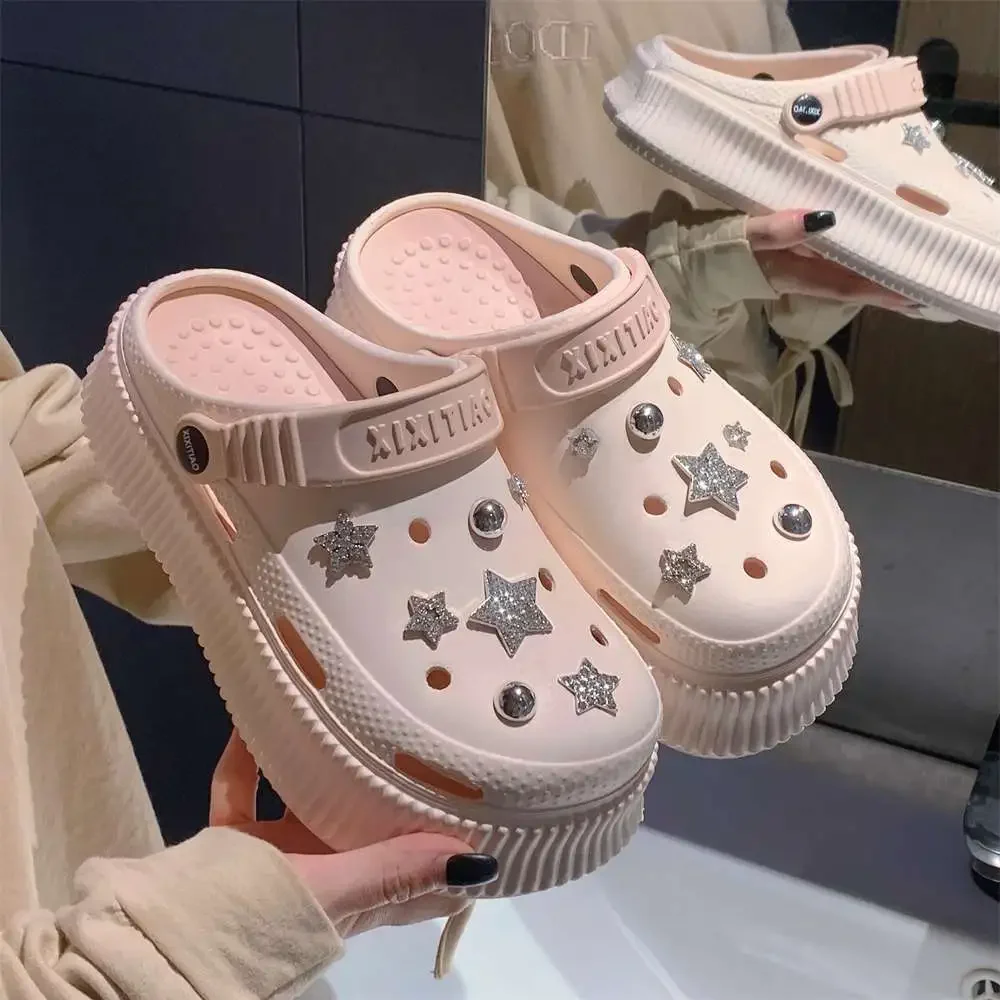 Fashion Sweet Cool Diamond Stars Casual Women Summer Cool Slippers Seaside Outer Wear Non-slip Thick Bottom Hollow Shoes Soft
Fashion Sweet Cool Diamond Stars Casual Women Summer Cool Slippers Seaside Outer Wear Non-slip Thick Bottom Hollow Shoes Soft