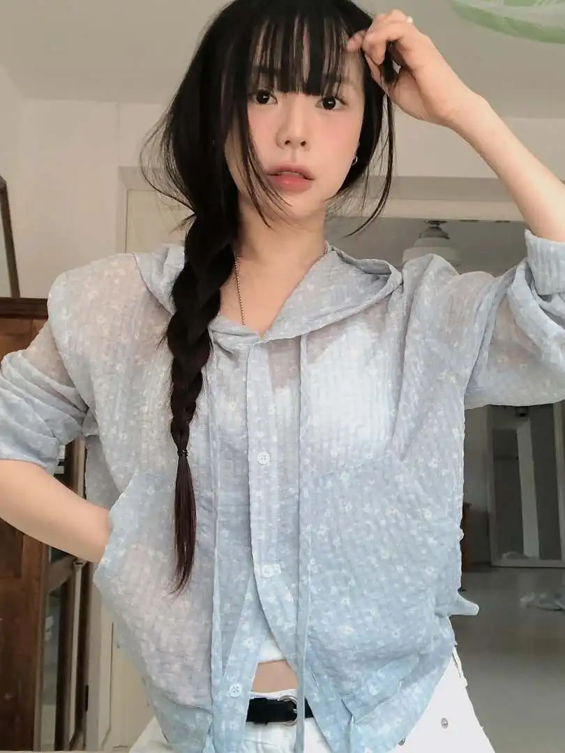 Chic Floral Print Shirt Women's Loose Fit Short Length Drawstring Hem Top Sweet Youthful Trendy Cotton Long Sleeve Summer Jacket
Chic Floral Print Shirt Women's Loose Fit Short Length Drawstring Hem Top Sweet Youthful Trendy Cotton Long Sleeve Summer Jacket
