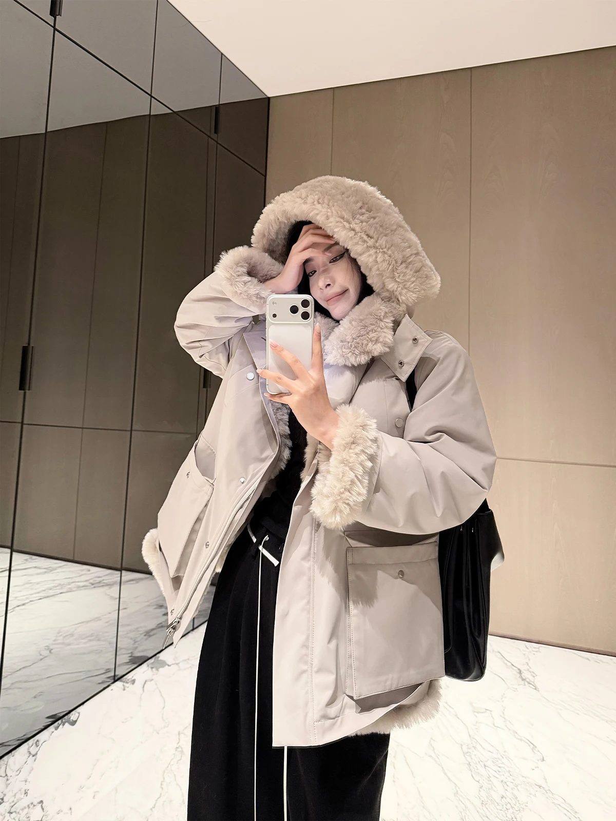 Женская утепленная флисом рабочая куртка-парка с капюшоном, теплая, ветрозащитная, приталенного кроя, с длинными рукавами, на молнии, цветная
Женская утепленная флисом рабочая куртка-парка с капюшоном, теплая, ветрозащитная, приталенного кроя, с длинными рукавами, на молнии, цветная