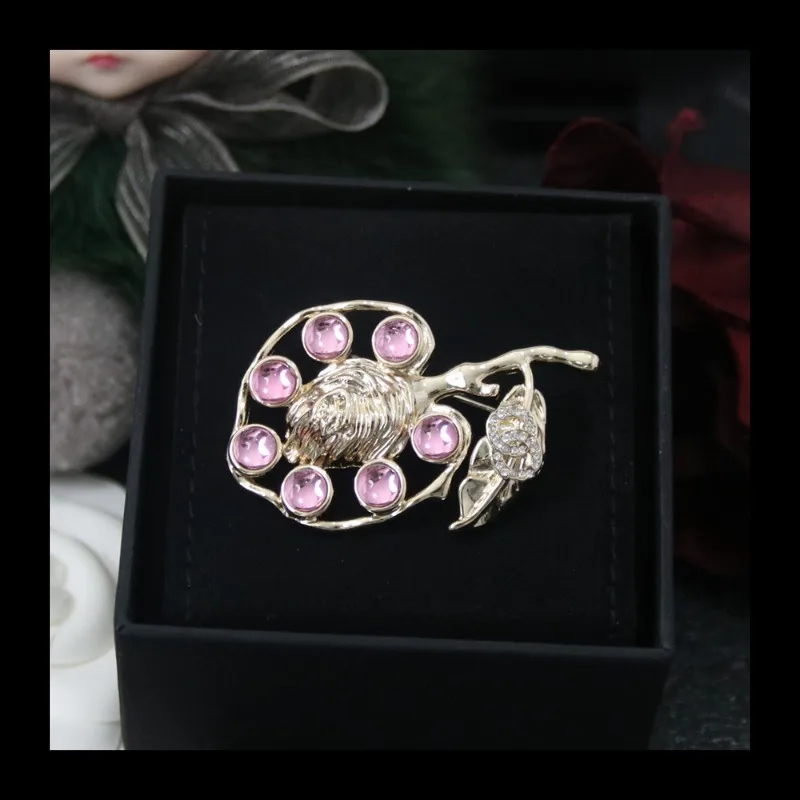 9766, высокая версия, розовое персиковое сердце, роскошные высококачественные аксессуары для нишевых булавок с темпераментом
9766, высокая версия, розовое персиковое сердце, роскошные высококачественные аксессуары для нишевых булавок с темпераментом