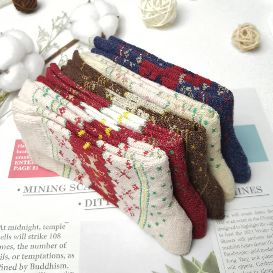 1 pair Autumn and winter wool socks Christmas moose jacquard stocks, New Year gifts, thick lovely warm comfortable soft socks
1 pair Autumn and winter wool socks Christmas moose jacquard stocks, New Year gifts, thick lovely warm comfortable soft socks