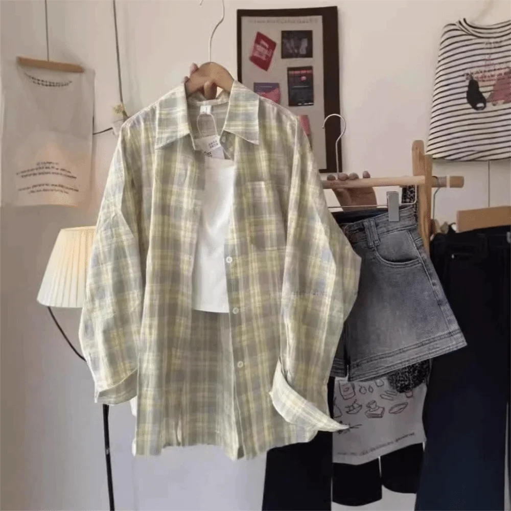 Fashion Loose Women Plaid Shirt Long Sleeve Fresh College Blouse Top Comfortable Breathable Female Checked Shirt Autumn
Fashion Loose Women Plaid Shirt Long Sleeve Fresh College Blouse Top Comfortable Breathable Female Checked Shirt Autumn