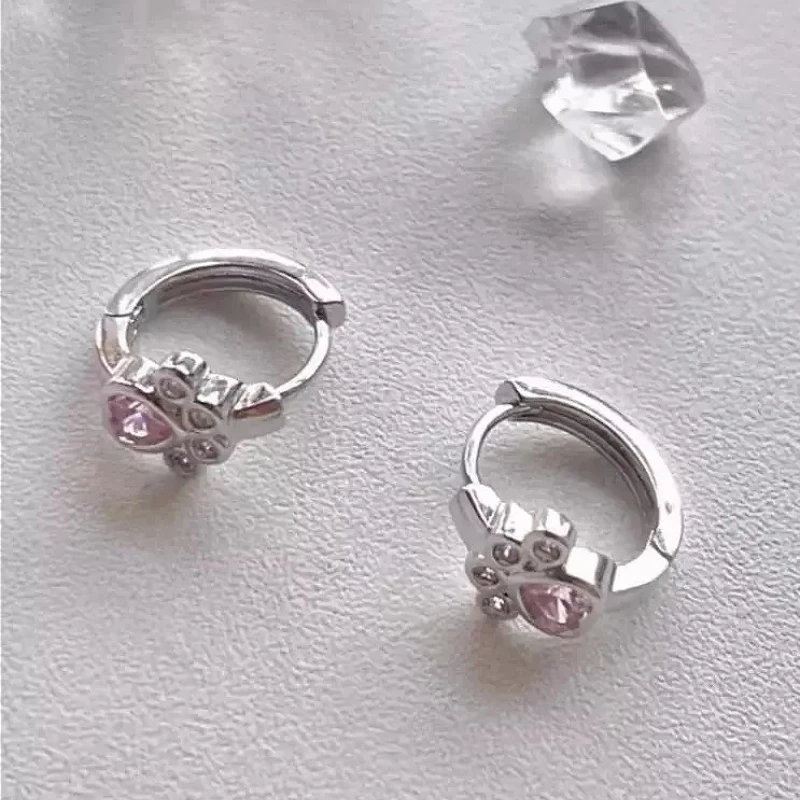 925 Sterling Silver Geometric Chic Cat Claw Pink Love Zircon Hoop Earring for Women Fine Jewelry High Luxury Vintage Accessories
925 Sterling Silver Geometric Chic Cat Claw Pink Love Zircon Hoop Earring for Women Fine Jewelry High Luxury Vintage Accessories