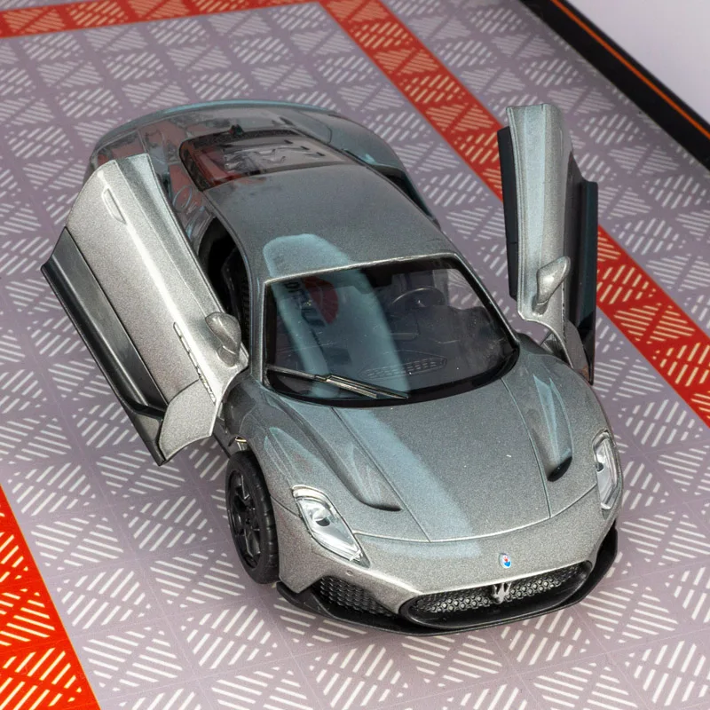 1:33 Maserati MC20 alloy pull-back acousto-optic children's toy car gifts double-door super-running model exquisite workmanship
1:33 Maserati MC20 alloy pull-back acousto-optic children's toy car gifts double-door super-running model exquisite workmanship