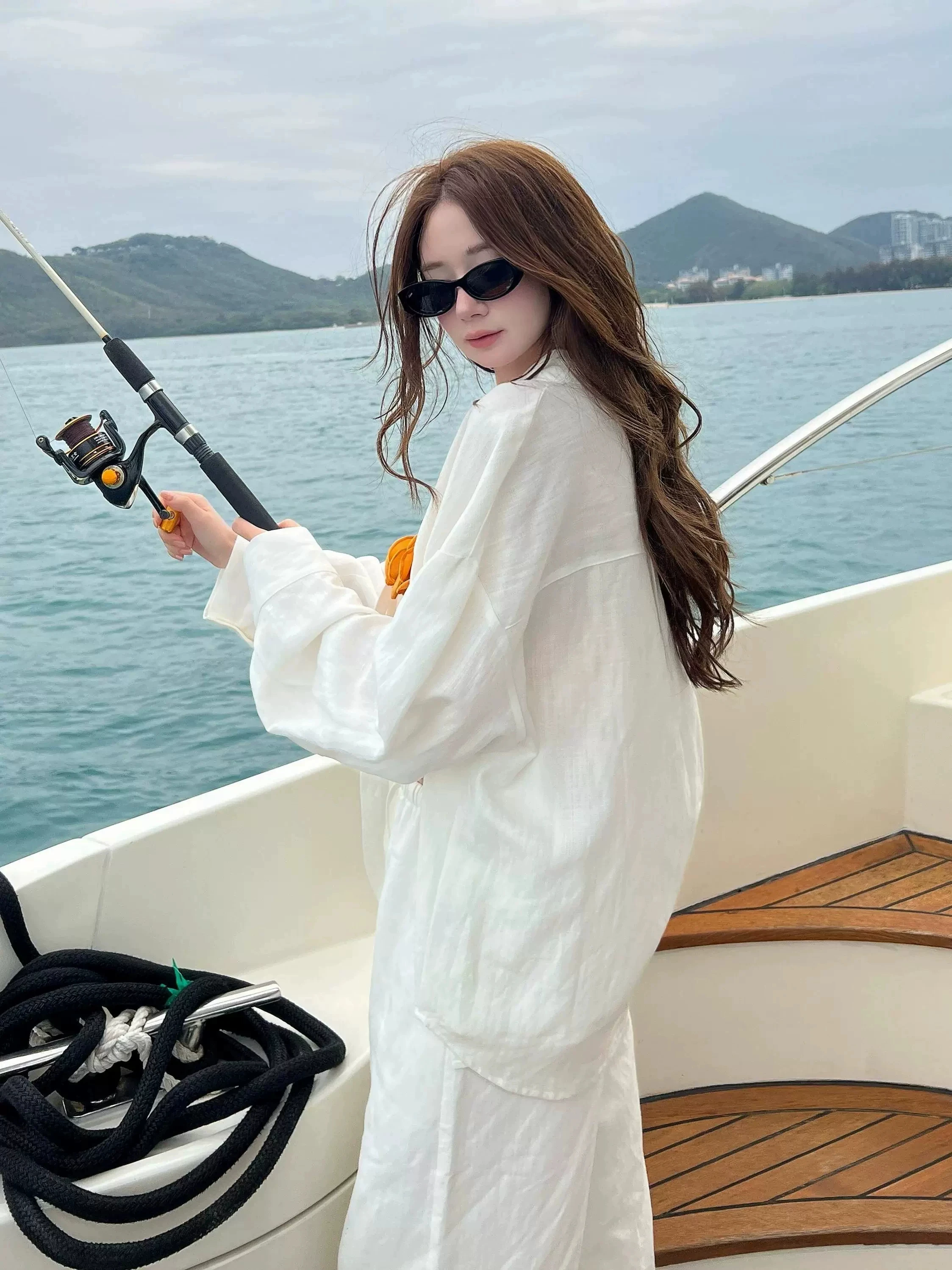 Casual Loose Women's Linen Long Sleeve Sun Protection Shirt Summer Trendy Open Cardigan Top White Color Collar Button down
Casual Loose Women's Linen Long Sleeve Sun Protection Shirt Summer Trendy Open Cardigan Top White Color Collar Button down