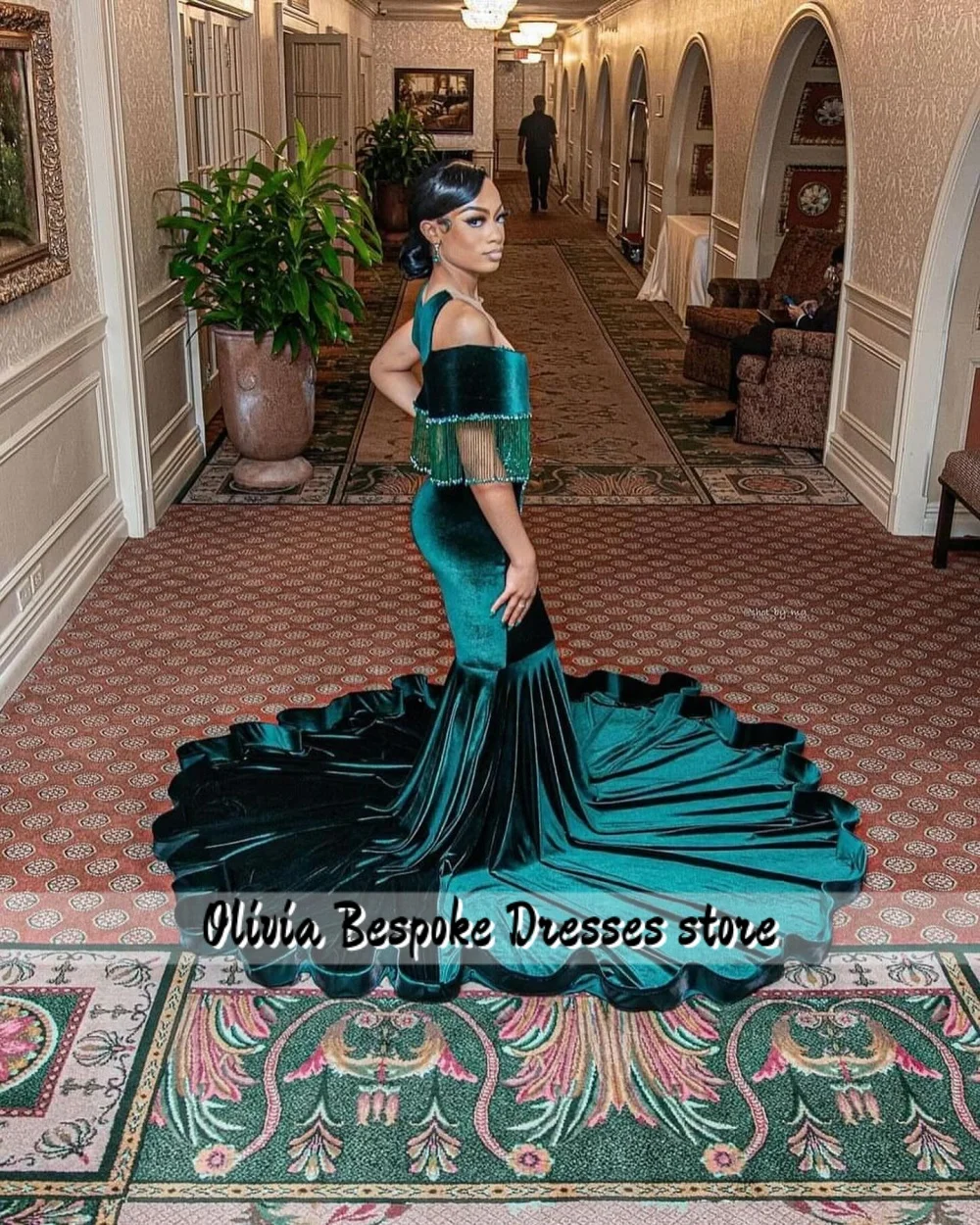 Sexy 2027 Green Velvet Mermaid Prom Dress Black Girl Aso Ebi Crystal Beaded African Evening Dress Party Gown Customized
Sexy 2027 Green Velvet Mermaid Prom Dress Black Girl Aso Ebi Crystal Beaded African Evening Dress Party Gown Customized