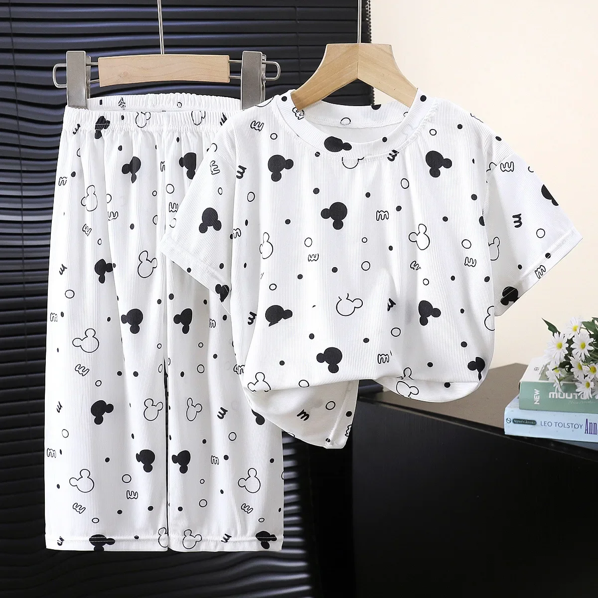 Children's Summer Thin Breathable Pajamas Short Sleeve Cartoon Print Ice Silk Clothing Set Sleepwear Boys Girls Casual Homewear
Children's Summer Thin Breathable Pajamas Short Sleeve Cartoon Print Ice Silk Clothing Set Sleepwear Boys Girls Casual Homewear
