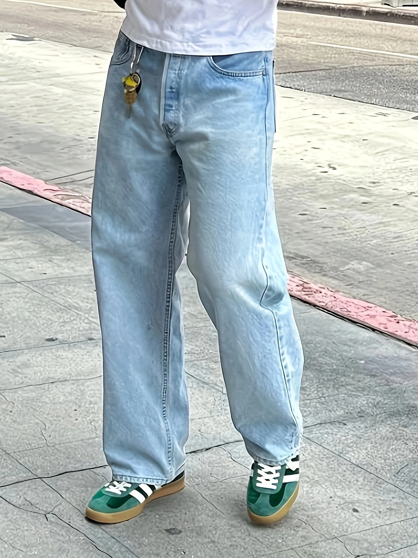 Men's Y2K Baggy Hip Hop Jeans - 90s Retro Wide Leg Skate Denim Pants Loose Fit Oversized Streetwear with Pockets
Men's Y2K Baggy Hip Hop Jeans - 90s Retro Wide Leg Skate Denim Pants Loose Fit Oversized Streetwear with Pockets