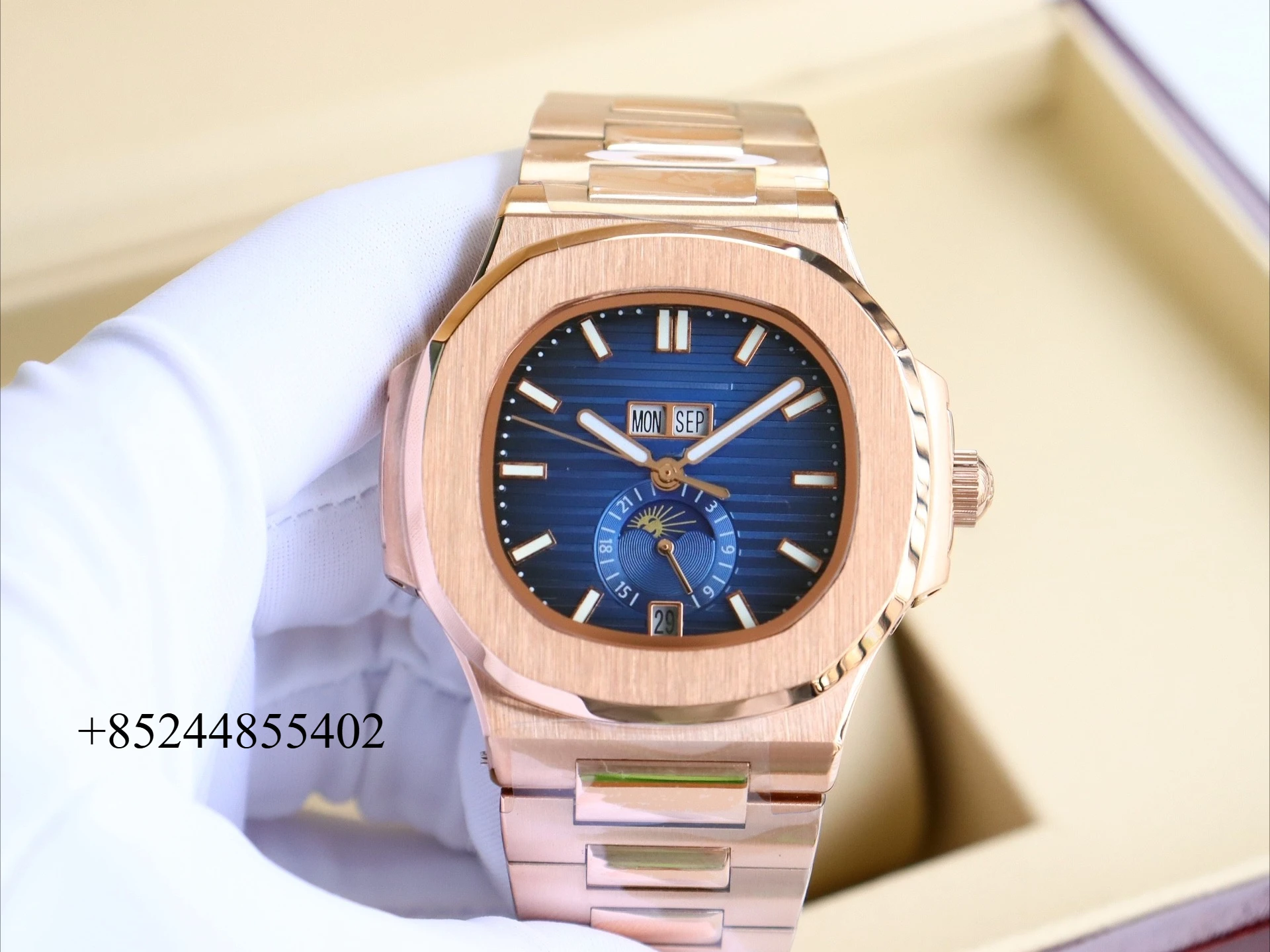 Customizable Luxury Watch in 316L Steel Automatic Mechanical Movement Exquisite Heritage and Artisanal Dial size 42mm
Customizable Luxury Watch in 316L Steel Automatic Mechanical Movement Exquisite Heritage and Artisanal Dial size 42mm