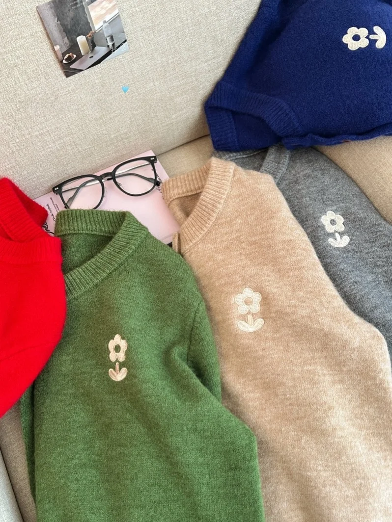 2025 New round Ne Small Button Korean Sle Simple Flower Embroidery Design Soft Sweater Cardigan Women's Sweet Loose Fit L...
2025 New round Ne Small Button Korean Sle Simple Flower Embroidery Design Soft Sweater Cardigan Women's Sweet Loose Fit L...