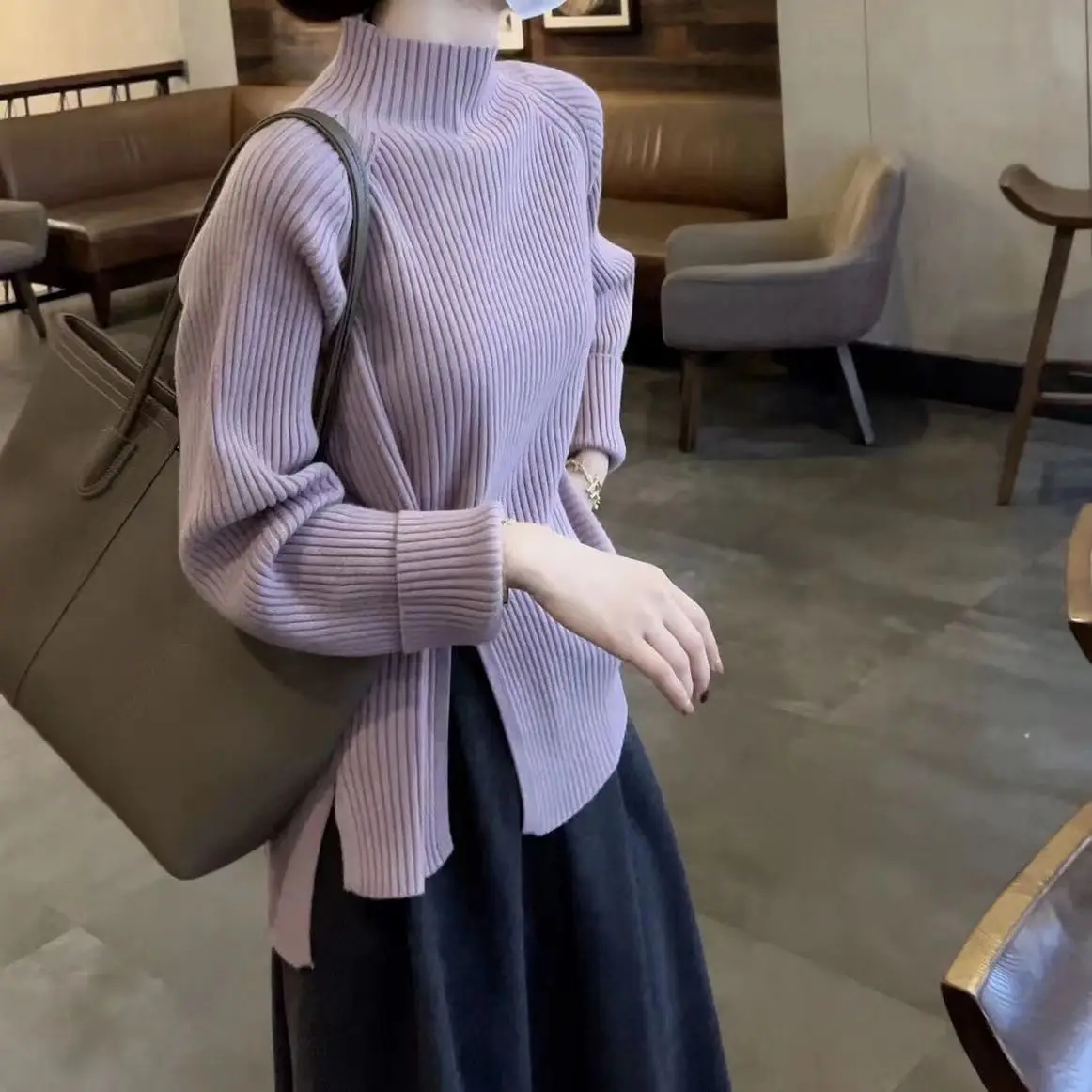 Design-sensing Waist-hugging High-neck Vertical Strip Bottom Sweater for Women in Autumn and Winter Knitted Sweater Top
Design-sensing Waist-hugging High-neck Vertical Strip Bottom Sweater for Women in Autumn and Winter Knitted Sweater Top