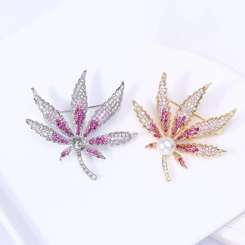 DIY Jewelry Copper Gold Plated Micro Zircon Maple Leaf Pearl Brooch Hollow Setting Cute Trendy Women Jewelry Accessories
DIY Jewelry Copper Gold Plated Micro Zircon Maple Leaf Pearl Brooch Hollow Setting Cute Trendy Women Jewelry Accessories