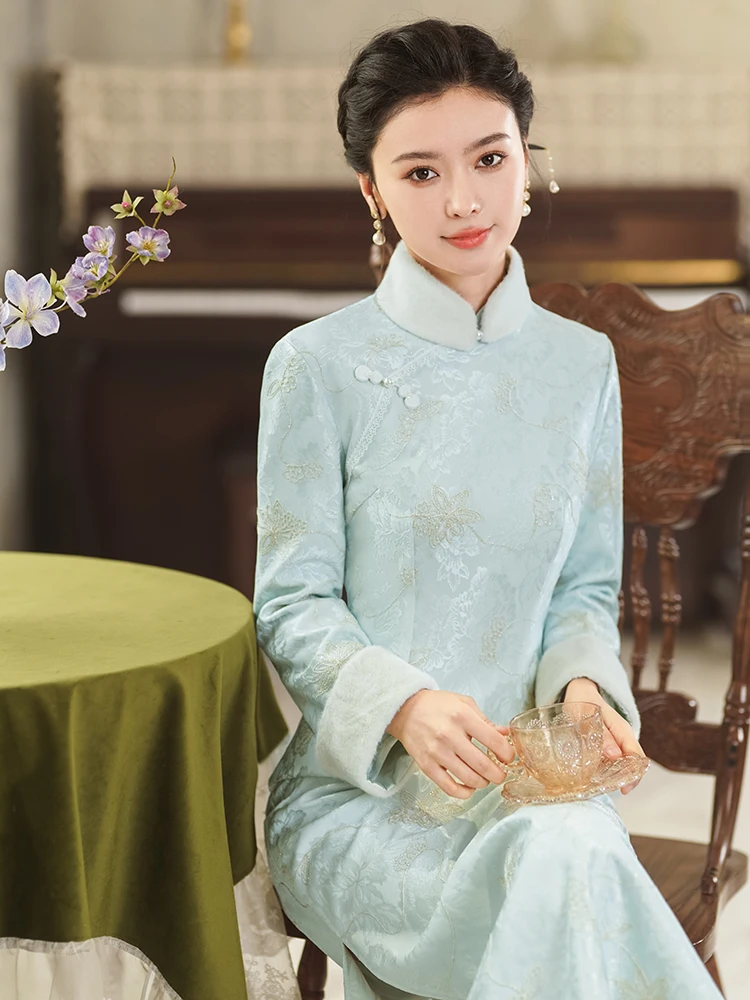 Новая китайская зимняя теплая синяя длинная кофта из полиэстера с длинными рукавами, улучшенная версия, для повседневной носки
Новая китайская зимняя теплая синяя длинная кофта из полиэстера с длинными рукавами, улучшенная версия, для повседневной носки