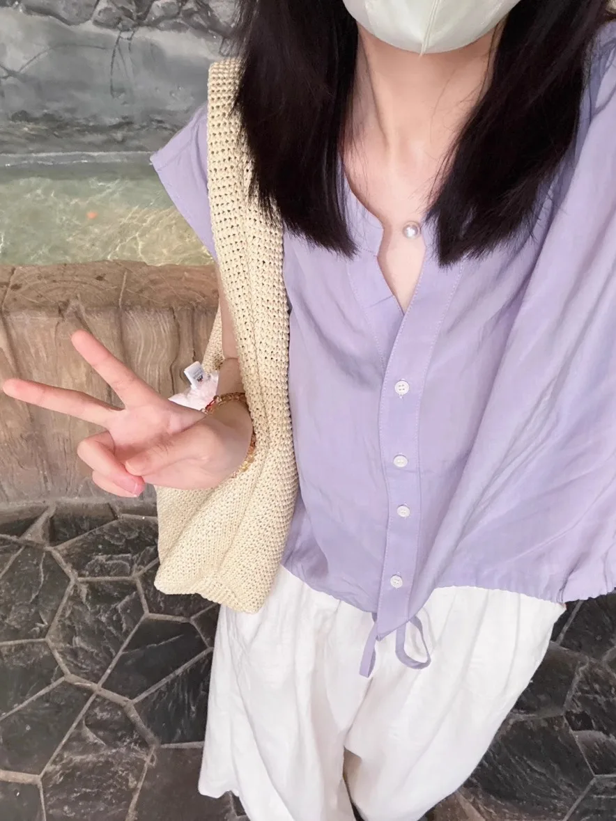 Фиолетовая свободная женская блузка для похудения, летняя, с завязками, тонкая, удобная, в корейском стиле, с V-образным вырезом, повседневная, деловая
Фиолетовая свободная женская блузка для похудения, летняя, с завязками, тонкая, удобная, в корейском стиле, с V-образным вырезом, повседневная, деловая