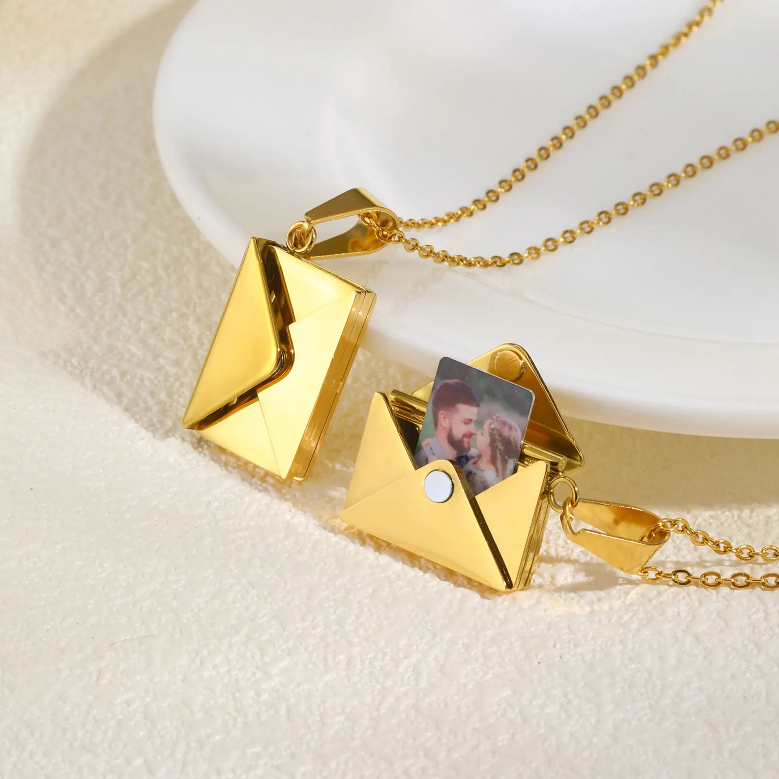 Vnox Envelope Photo Custom Necklace For Women Girls,Stainless Steel Can Open Family Picture Gift Jewelry,Personalized Pendent
Vnox Envelope Photo Custom Necklace For Women Girls,Stainless Steel Can Open Family Picture Gift Jewelry,Personalized Pendent