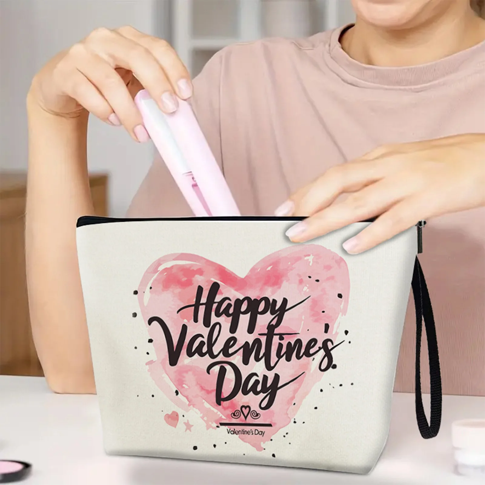 Дорожная косметичка, портативная сумка для хранения макияжа Love, подарочные кошельки на день Святого Валентина, женский органайзер на молнии, сумка для хранения
Дорожная косметичка, портативная сумка для хранения макияжа Love, подарочные кошельки на день Святого Валентина, женский органайзер на молнии, сумка для хранения