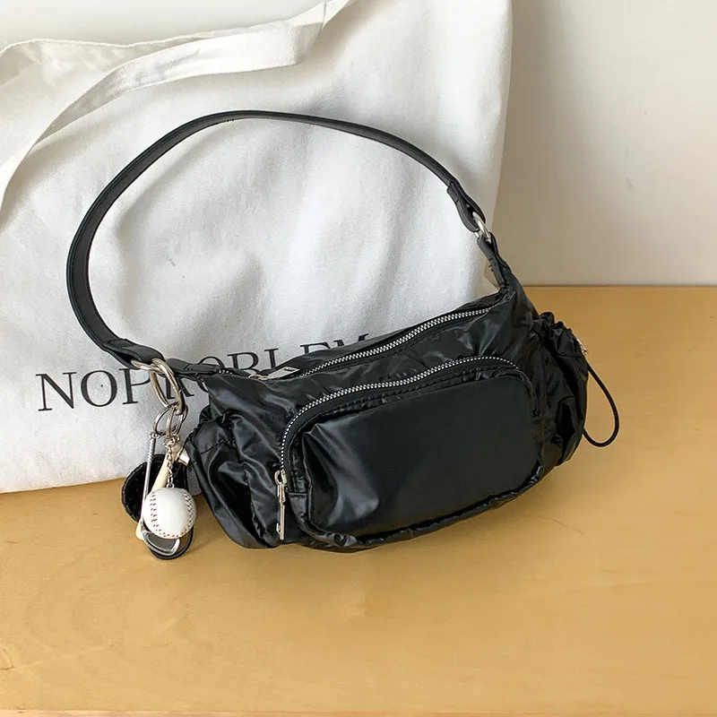 Korean version fashion personality niche armpit bag 2024 autumn versatile motorcycle bag large capacity lightweight shoulder bag
Korean version fashion personality niche armpit bag 2024 autumn versatile motorcycle bag large capacity lightweight shoulder bag