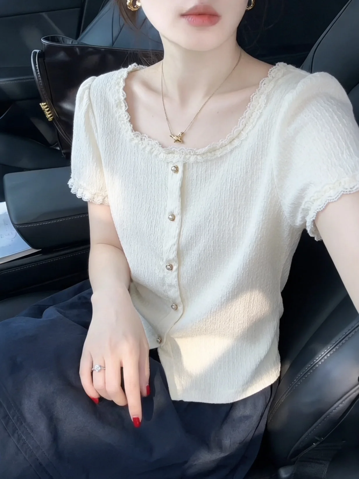 Summer New Style Retro Square Collar Lace Short Sleeve Shirt Women Design Slimming Age Reduction Short Top Women French Style
Summer New Style Retro Square Collar Lace Short Sleeve Shirt Women Design Slimming Age Reduction Short Top Women French Style