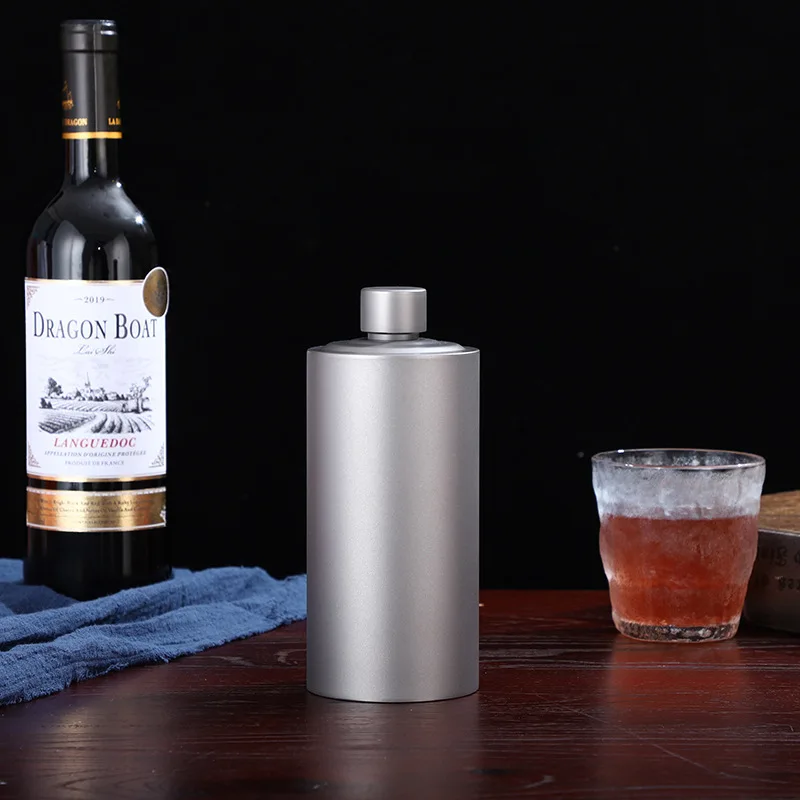 High-Grade Pure Titanium Travel Flask Ti Wine Bottle Modern Design Mini Outdoor Safety Portable Kettle For Whisky Party
High-Grade Pure Titanium Travel Flask Ti Wine Bottle Modern Design Mini Outdoor Safety Portable Kettle For Whisky Party
