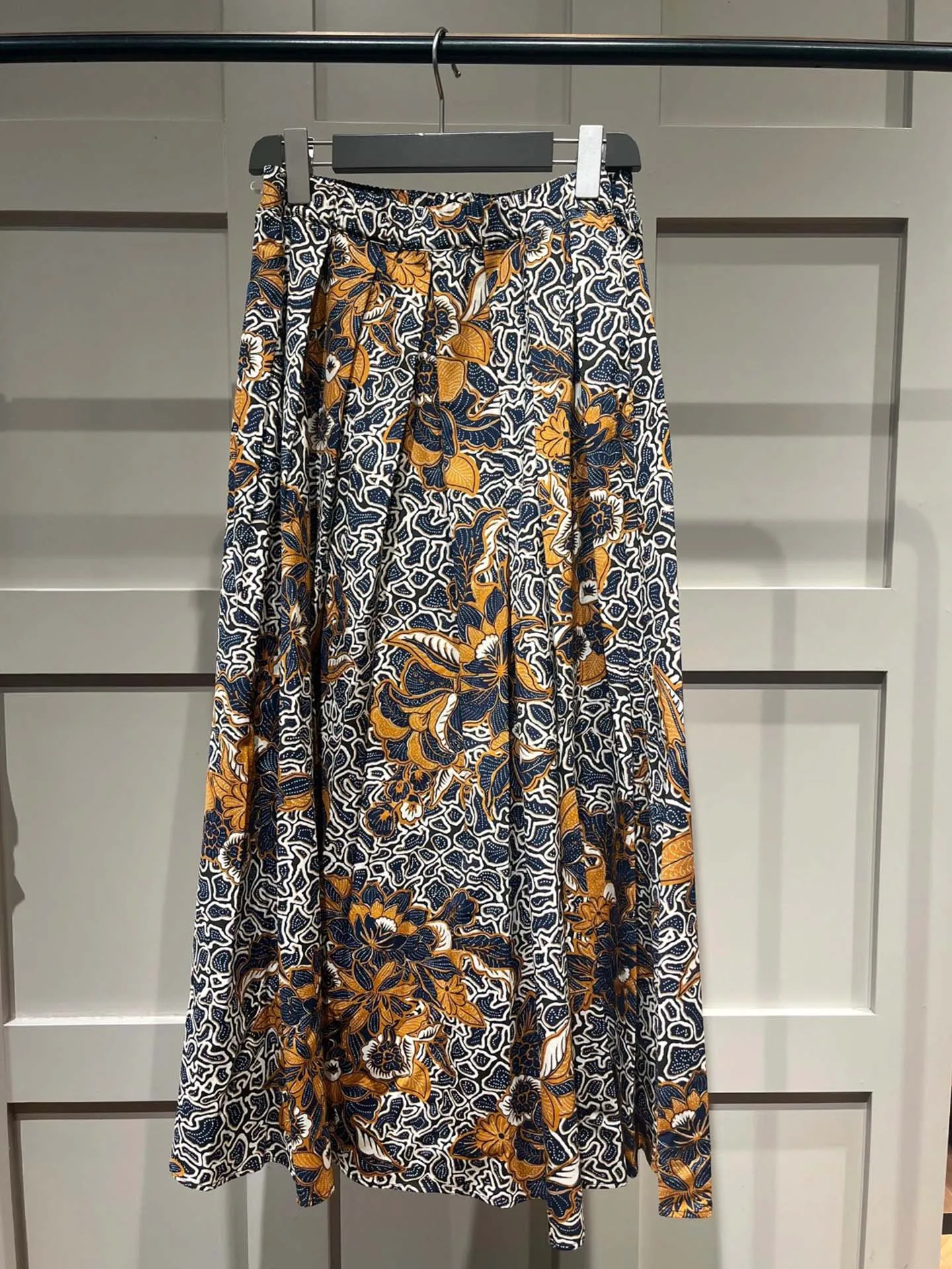 High Waist Floral Print Half Skirt Women's Lazy Style round Neck mid Sleeve Shirt Breathable A-Line Skirt for Young Ladies
High Waist Floral Print Half Skirt Women's Lazy Style round Neck mid Sleeve Shirt Breathable A-Line Skirt for Young Ladies