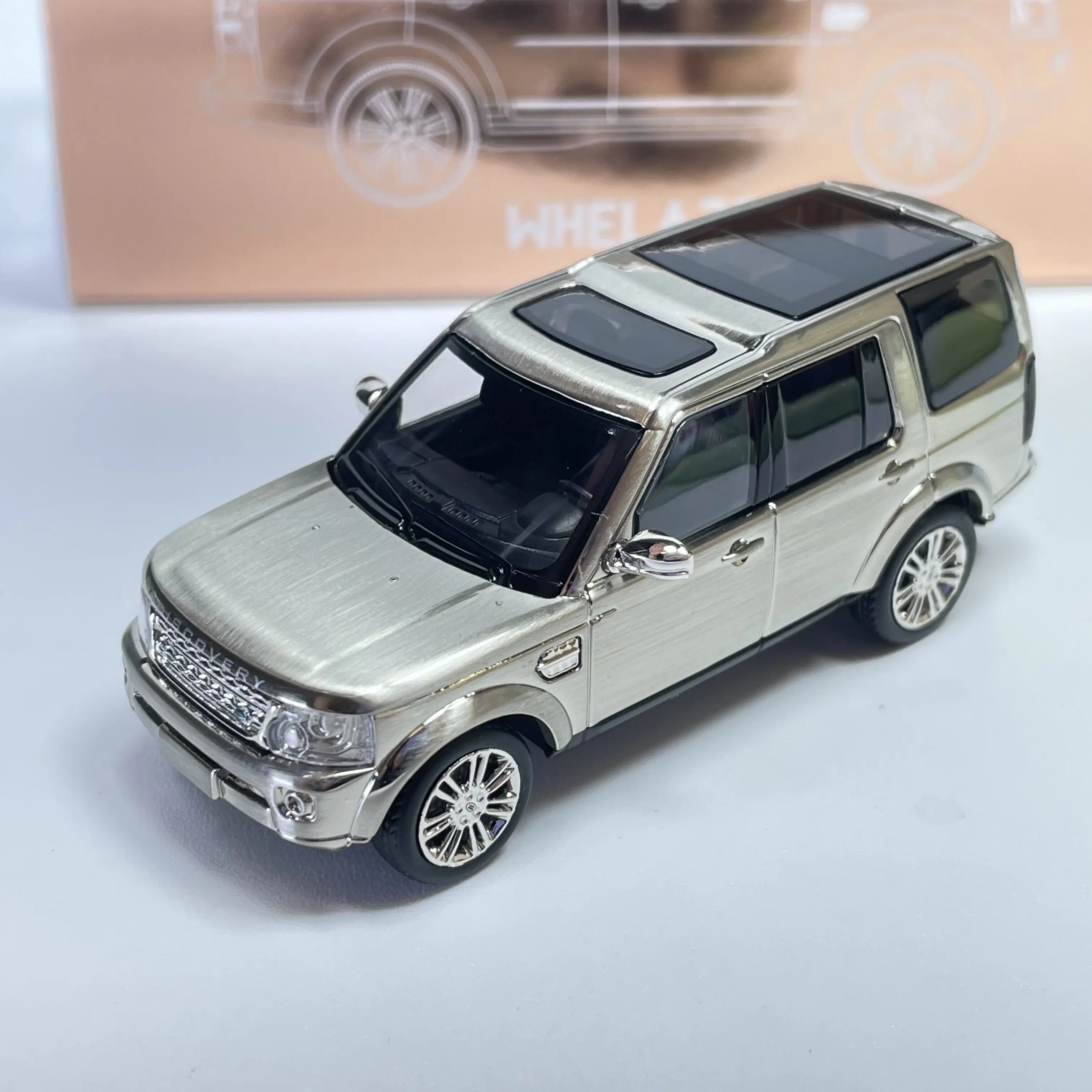 Diecast WHELART Land Rover Discovery 4 1:64 Scale Alloy Car Model
Diecast WHELART Land Rover Discovery 4 1:64 Scale Alloy Car Model