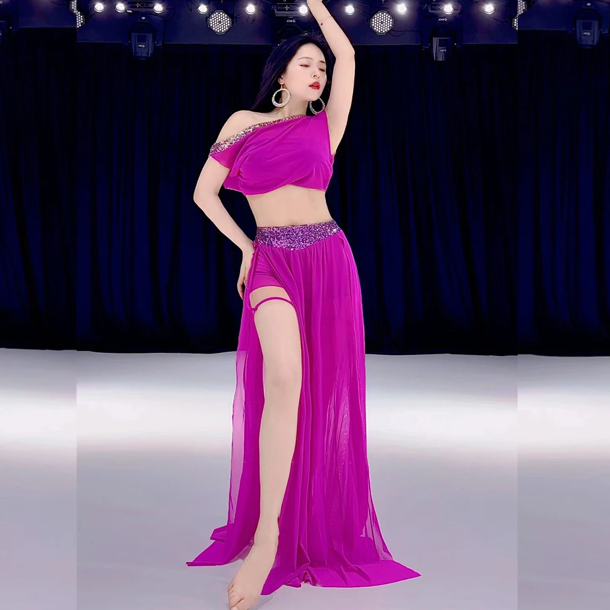 belly dance clothes for women high-end sequin mesh performance costume sexy and breathable practice set oriental dance costumes
belly dance clothes for women high-end sequin mesh performance costume sexy and breathable practice set oriental dance costumes