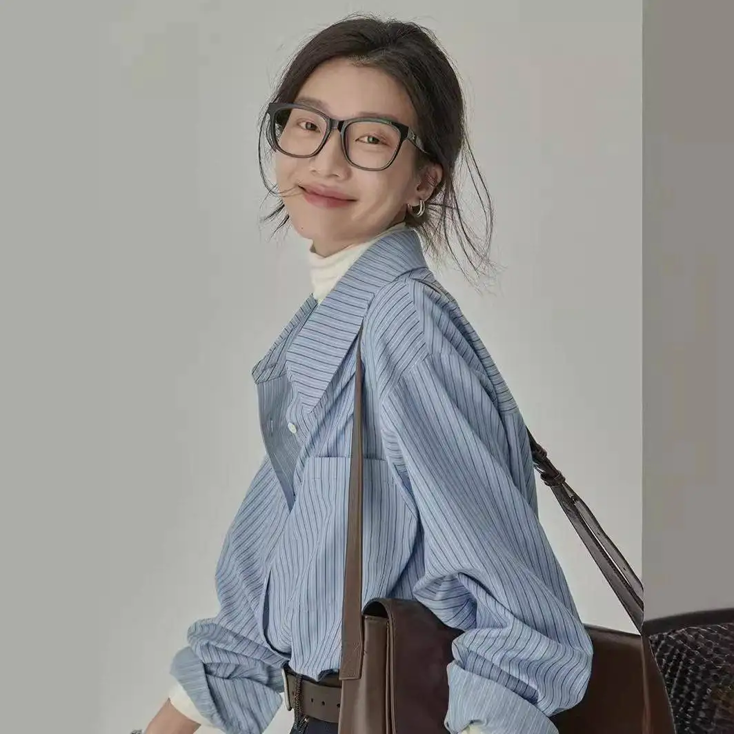 Retro Hong Kong Style Blue Striped Loose Fit Women's Shirt Spring Autumn New Arrival Commute Layering Design Trendy Collar
Retro Hong Kong Style Blue Striped Loose Fit Women's Shirt Spring Autumn New Arrival Commute Layering Design Trendy Collar