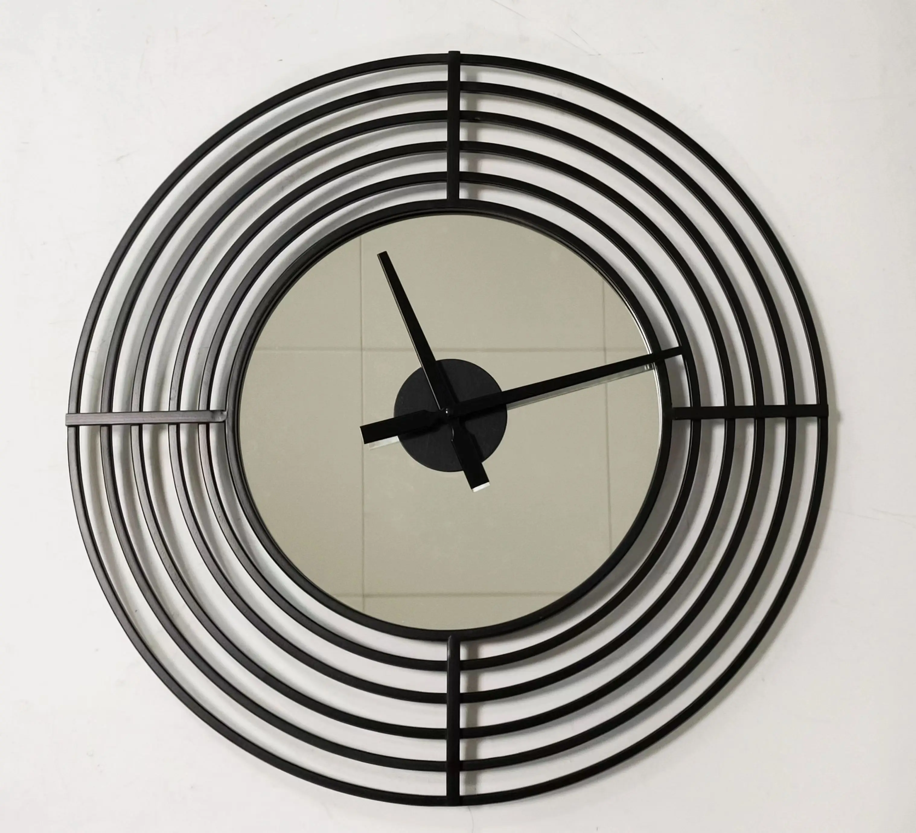 &c 60*60cm Creative Modeling Design Decorative Metal Frame Wall Clocks Large Black Round Wall Clock for Living Room
&c 60*60cm Creative Modeling Design Decorative Metal Frame Wall Clocks Large Black Round Wall Clock for Living Room