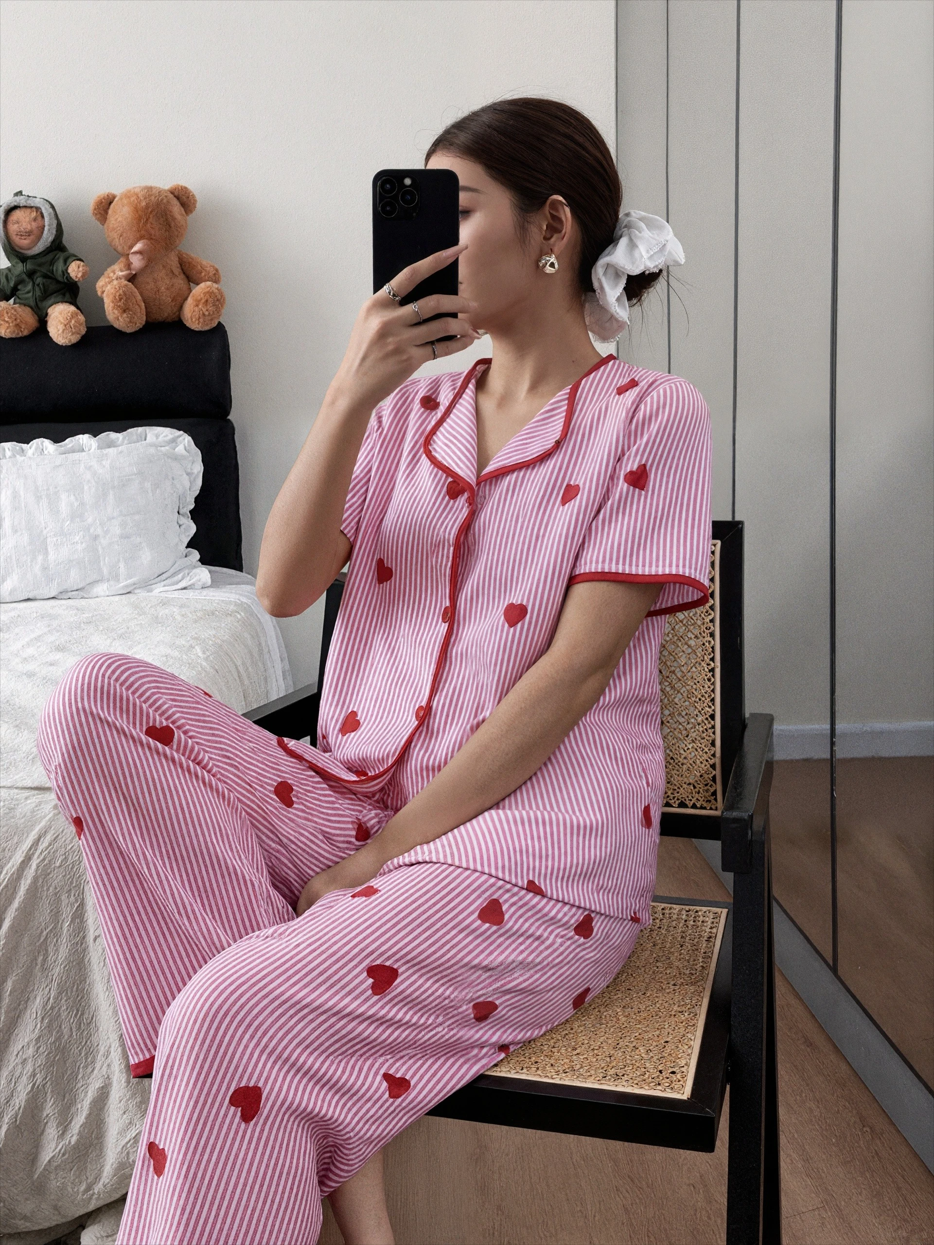 Women Pajamas Set Sweet Sleepwear Striped Heart Print Bubble Crinkle Cardigan Short Sleeve Pajama Set for Women Pyjamas Pijamas
Women Pajamas Set Sweet Sleepwear Striped Heart Print Bubble Crinkle Cardigan Short Sleeve Pajama Set for Women Pyjamas Pijamas