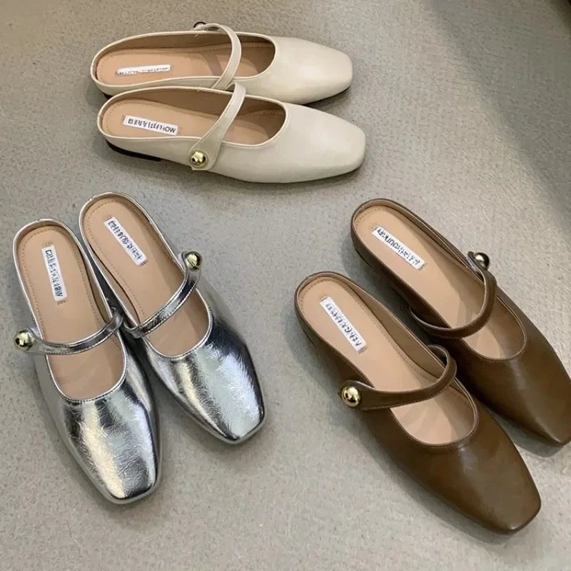 Soft Leather 2025 Ins Silver Buckle Strap Casual Shoes Fashion Flats Elegant Glitter Metallic Mules Shoes Cover Toe Slippers
Soft Leather 2025 Ins Silver Buckle Strap Casual Shoes Fashion Flats Elegant Glitter Metallic Mules Shoes Cover Toe Slippers