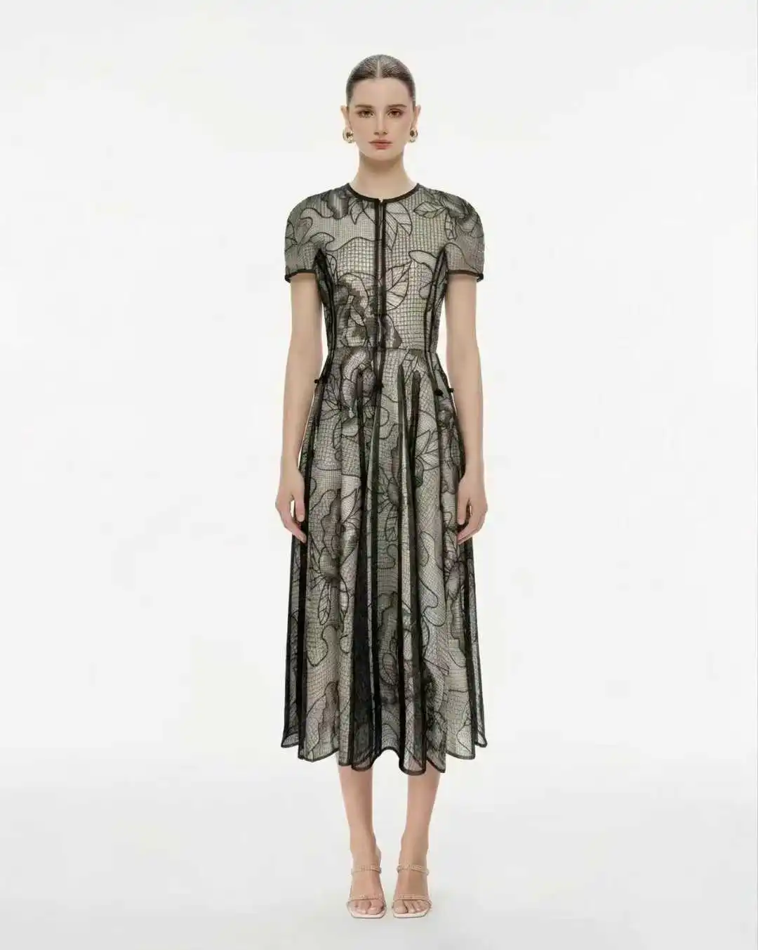 High Quality 2026 Women Black Floral Lace Midi Dress Short Sleeve Round Neck Button Front A-Line Flared Skirt Formal Party Dress
High Quality 2026 Women Black Floral Lace Midi Dress Short Sleeve Round Neck Button Front A-Line Flared Skirt Formal Party Dress