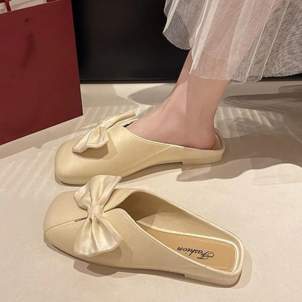 Anti Slip Bowknot Leather Slippers Soft Sole Korean Style Sweet Slides Sandals PVC Shoes Low-heel Flats Women Ladies Girl
Anti Slip Bowknot Leather Slippers Soft Sole Korean Style Sweet Slides Sandals PVC Shoes Low-heel Flats Women Ladies Girl
