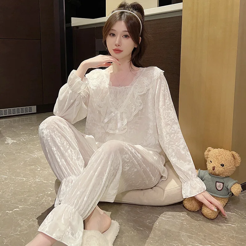 Coral Velvet Pajamas Sets For Women Autumn Winter Sweet Cute Long Sleeve Trousers Pyjamas Suit Home Clothing Female
Coral Velvet Pajamas Sets For Women Autumn Winter Sweet Cute Long Sleeve Trousers Pyjamas Suit Home Clothing Female