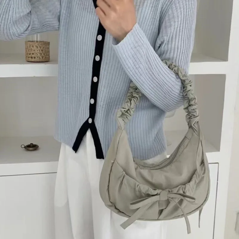Ballet Bow Tote Bag Nylon Dumpling Bag 2024 New Drawstring Pleated Nylon Cloth Bag Sweet Zipper Girl Shoulder Bag Underarm Bag
Ballet Bow Tote Bag Nylon Dumpling Bag 2024 New Drawstring Pleated Nylon Cloth Bag Sweet Zipper Girl Shoulder Bag Underarm Bag