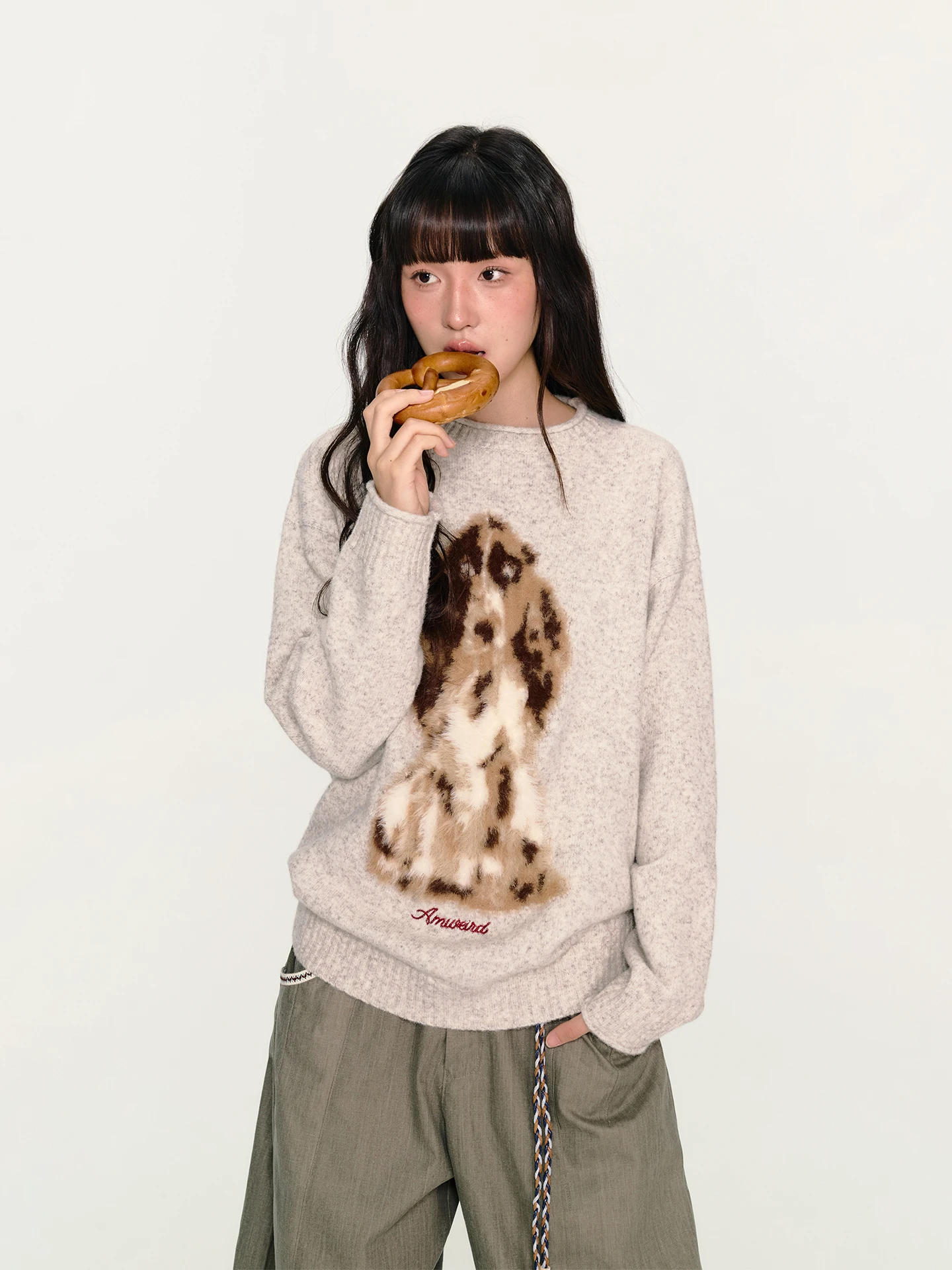 Вязаный свитер Amweird с ручной росписью и мехом, круглый вырез, длинный рукав, осень-зима, женская модная одежда, свитер с круглым вырезом
Вязаный свитер Amweird с ручной росписью и мехом, круглый вырез, длинный рукав, осень-зима, женская модная одежда, свитер с круглым вырезом