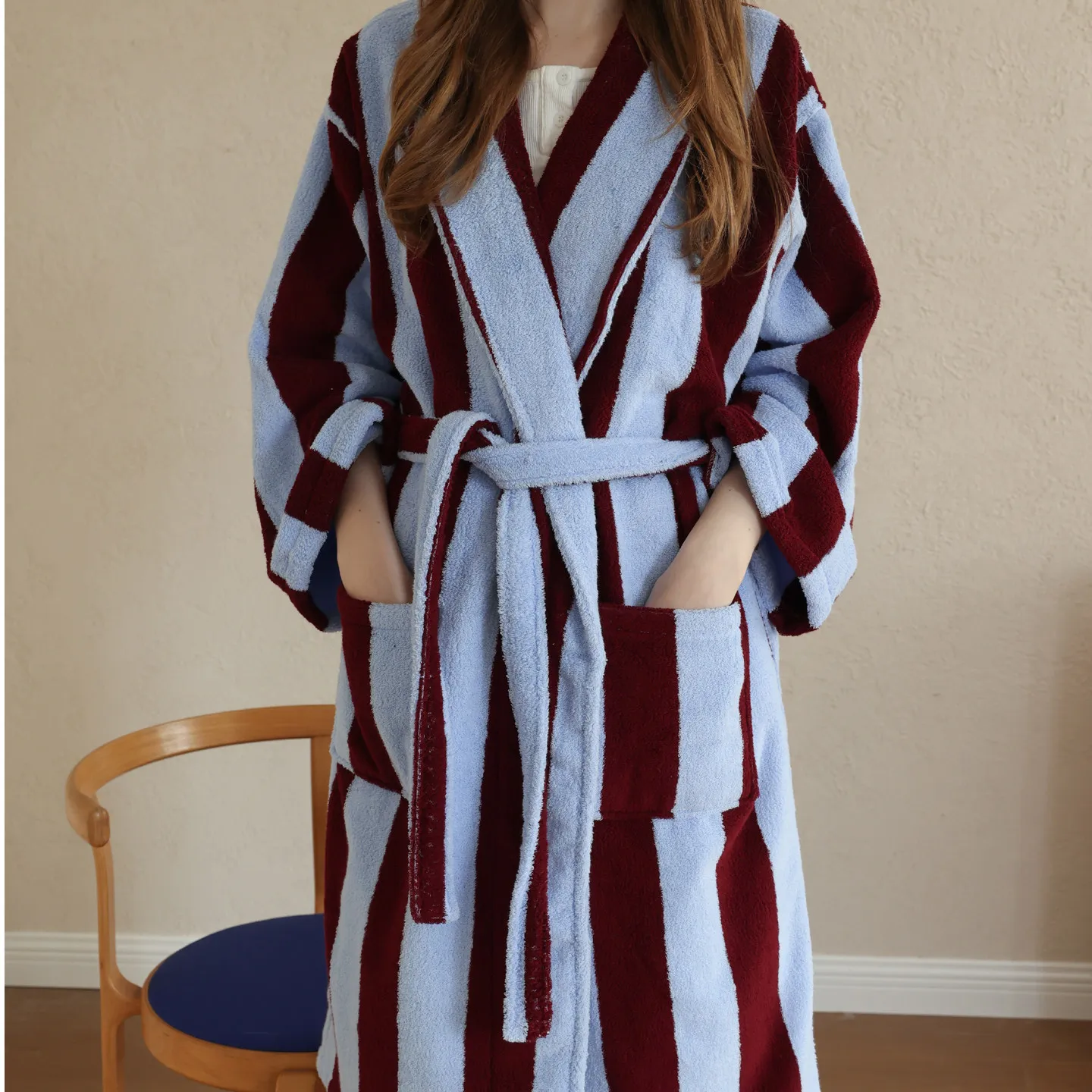 Cute Striped Cotton Bathrobe Super Soft Absortion Hooded Loose bath Robe Coat Towel V Neck warm Sleepwear Robes Women Homewear
Cute Striped Cotton Bathrobe Super Soft Absortion Hooded Loose bath Robe Coat Towel V Neck warm Sleepwear Robes Women Homewear