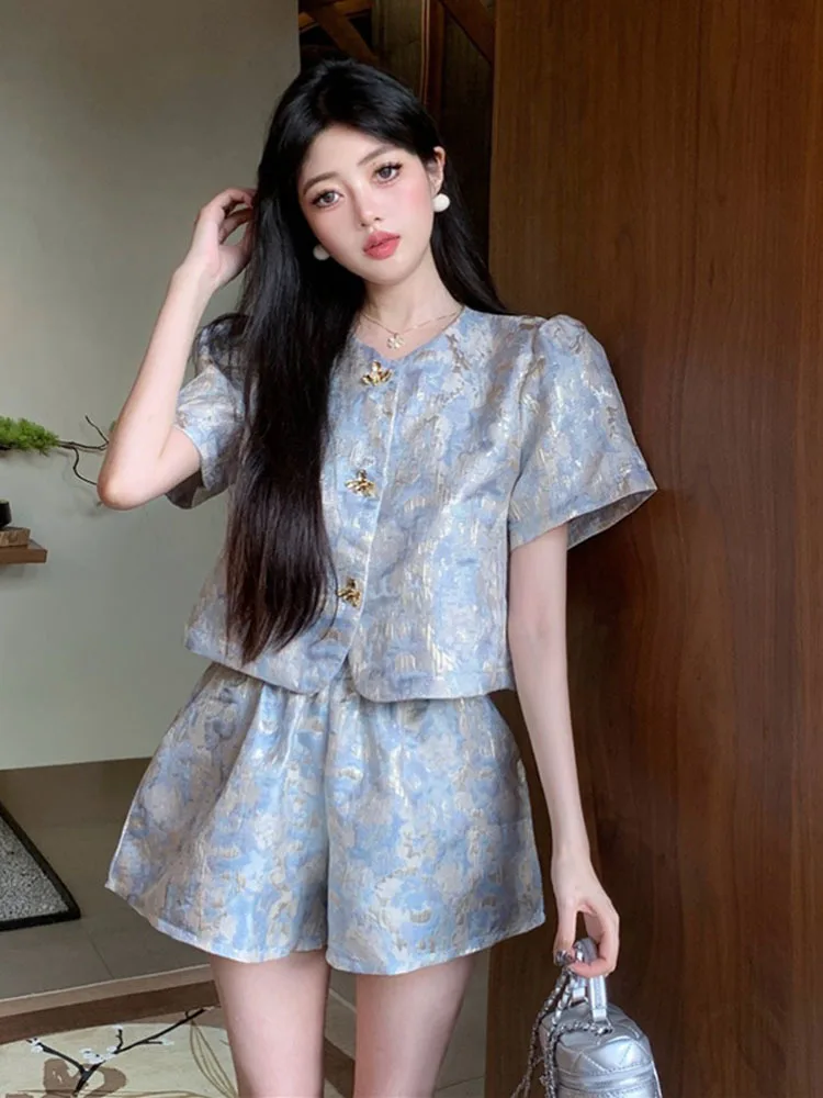 Vintage Jacquard Suits Women Sexy Puff Sleeve Crop Tops High Waist Loose Wide Leg Shorts Fashion Two Piece Sets Summer
Vintage Jacquard Suits Women Sexy Puff Sleeve Crop Tops High Waist Loose Wide Leg Shorts Fashion Two Piece Sets Summer