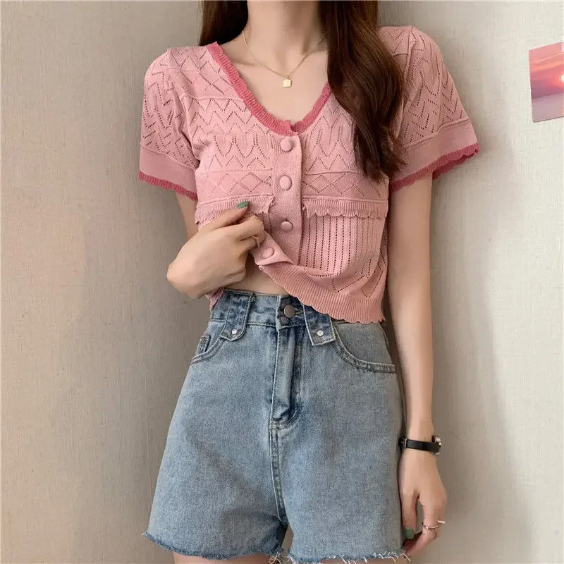 New Fashion Girl Summer Knitted Jacket Slim Short Cardigan Women Clothing Cropped Tops Short Sleeve V-neck Blouse Embroidery
New Fashion Girl Summer Knitted Jacket Slim Short Cardigan Women Clothing Cropped Tops Short Sleeve V-neck Blouse Embroidery