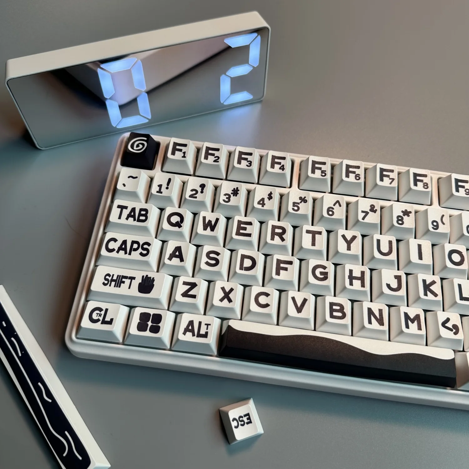 Black Large Font Keycaps Small Full Set Compatible with teclado mecânico Cherry Profile PBT Material Heat Sublimation Keycap
Black Large Font Keycaps Small Full Set Compatible with teclado mecânico Cherry Profile PBT Material Heat Sublimation Keycap