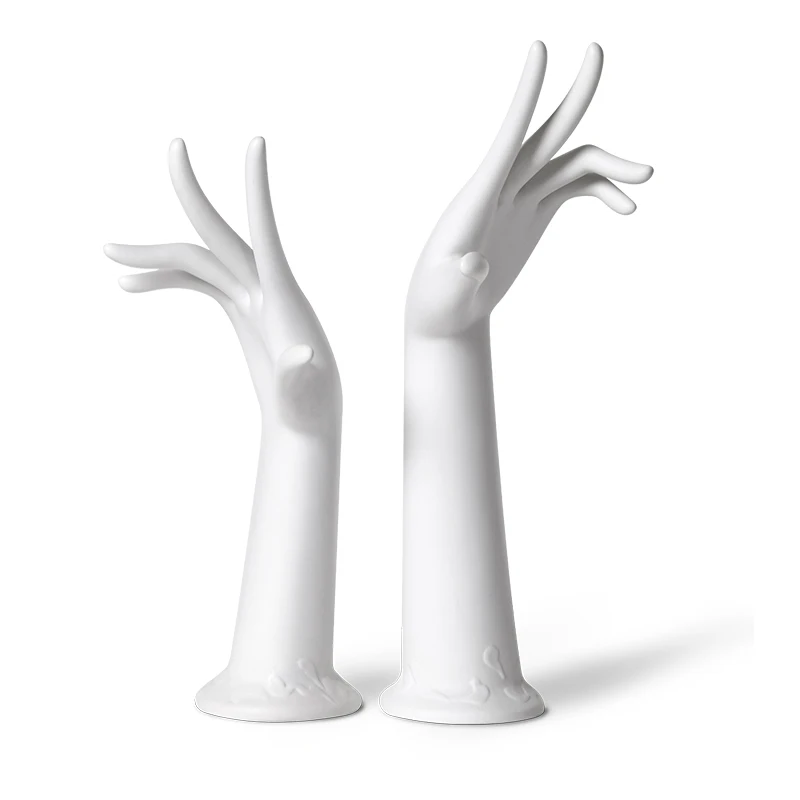 Simulation prosthetic hand model props women's jewelry ring bracelet storage manicure display stand
Simulation prosthetic hand model props women's jewelry ring bracelet storage manicure display stand