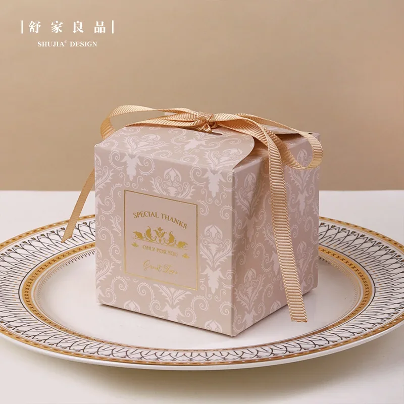 50pcs/lots Square Paper Gift Candy Box Paper Gift Bag Party Gift Box Wedding Gift Box
50pcs/lots Square Paper Gift Candy Box Paper Gift Bag Party Gift Box Wedding Gift Box