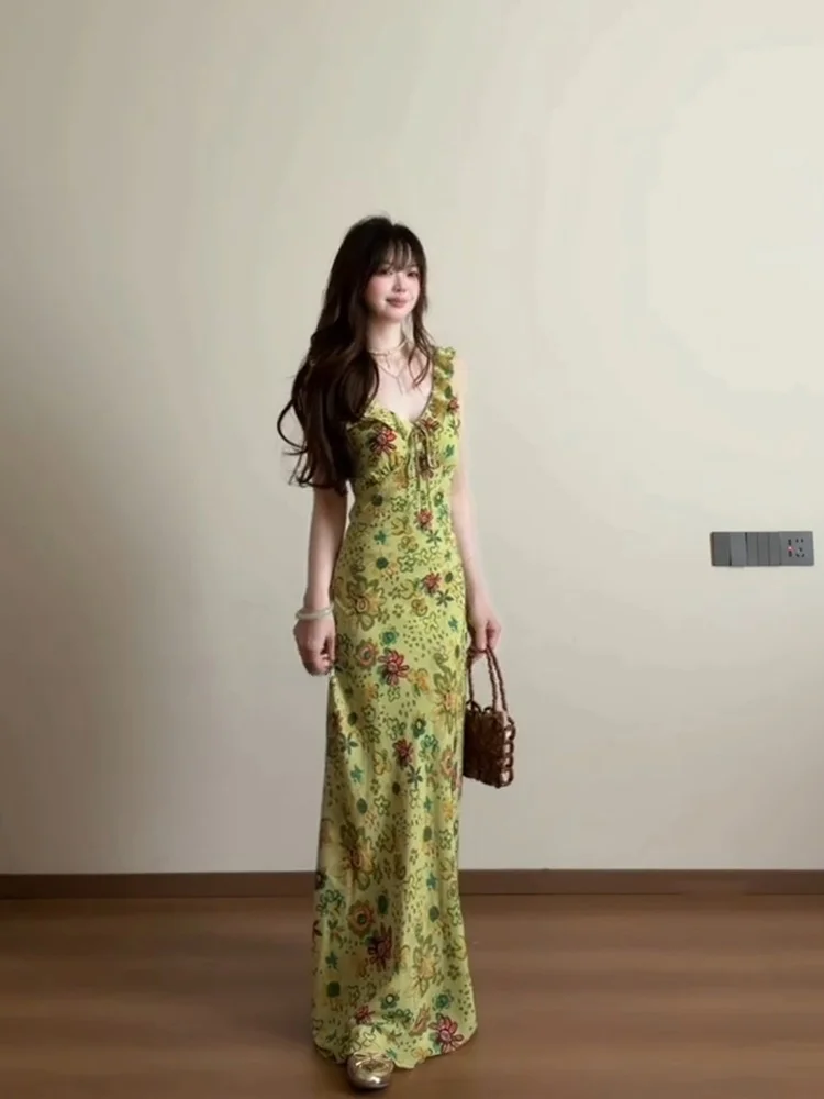 Summer Green Long Dress Women's Sleeveless V-neck Halter Dress French Style Slim Fit A-line Skirt Holiday Fashion 2026
Summer Green Long Dress Women's Sleeveless V-neck Halter Dress French Style Slim Fit A-line Skirt Holiday Fashion 2026