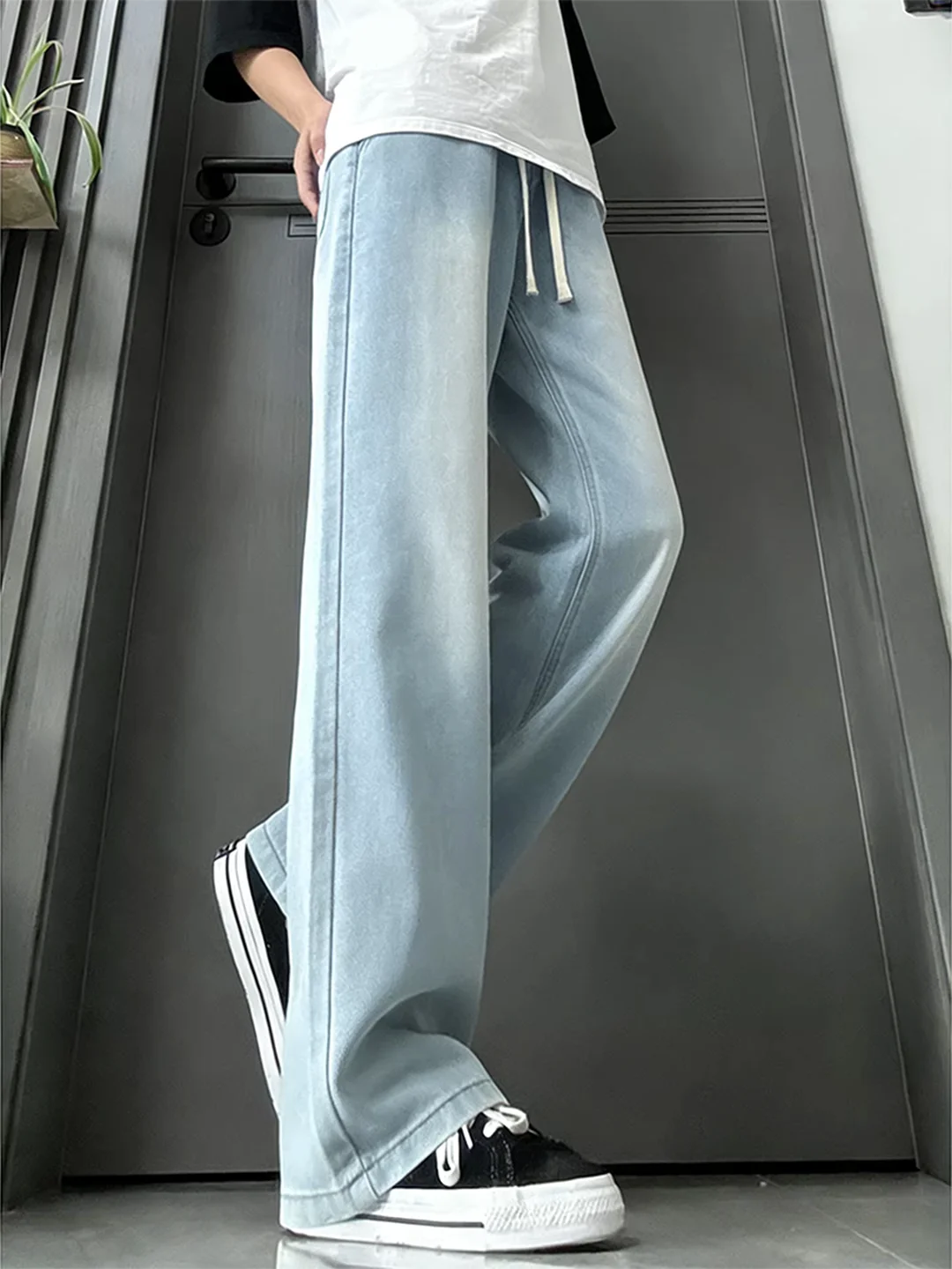Light Blue Ice Silk Men's Jeans Summer Thin Breathable Drawstring Straight Leg Pants Casual Comfortable mid Waist Jeans
Light Blue Ice Silk Men's Jeans Summer Thin Breathable Drawstring Straight Leg Pants Casual Comfortable mid Waist Jeans