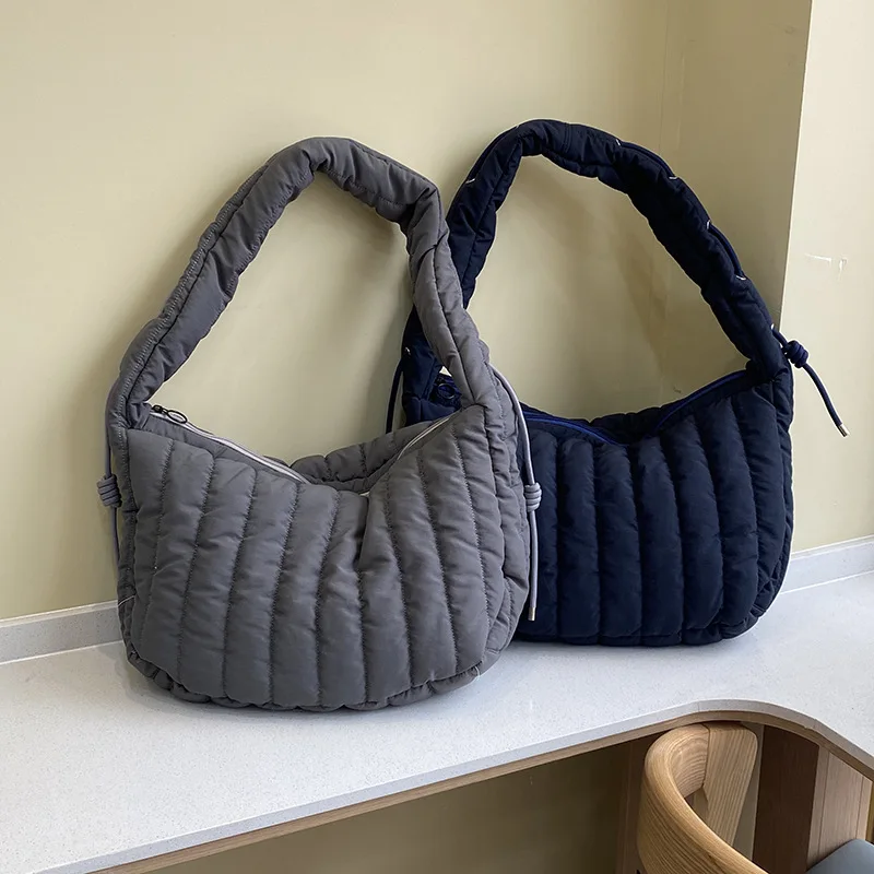 Pleated Hobos Shoulder Bags for Women Drawstring Strap Large Capacity Ladies Underarm Bag Fashion Female Shopper Handbag Purse
Pleated Hobos Shoulder Bags for Women Drawstring Strap Large Capacity Ladies Underarm Bag Fashion Female Shopper Handbag Purse
