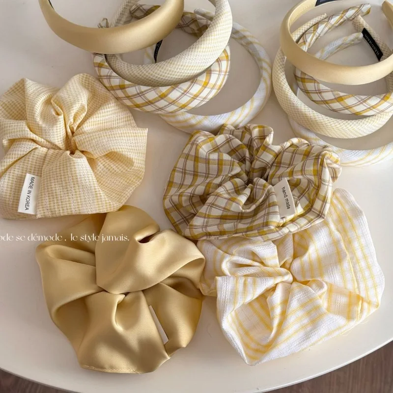 Yellow sweet solid color plaid headband women's high-end headband sponge high cranial top hairhoop new hair accessories
Yellow sweet solid color plaid headband women's high-end headband sponge high cranial top hairhoop new hair accessories