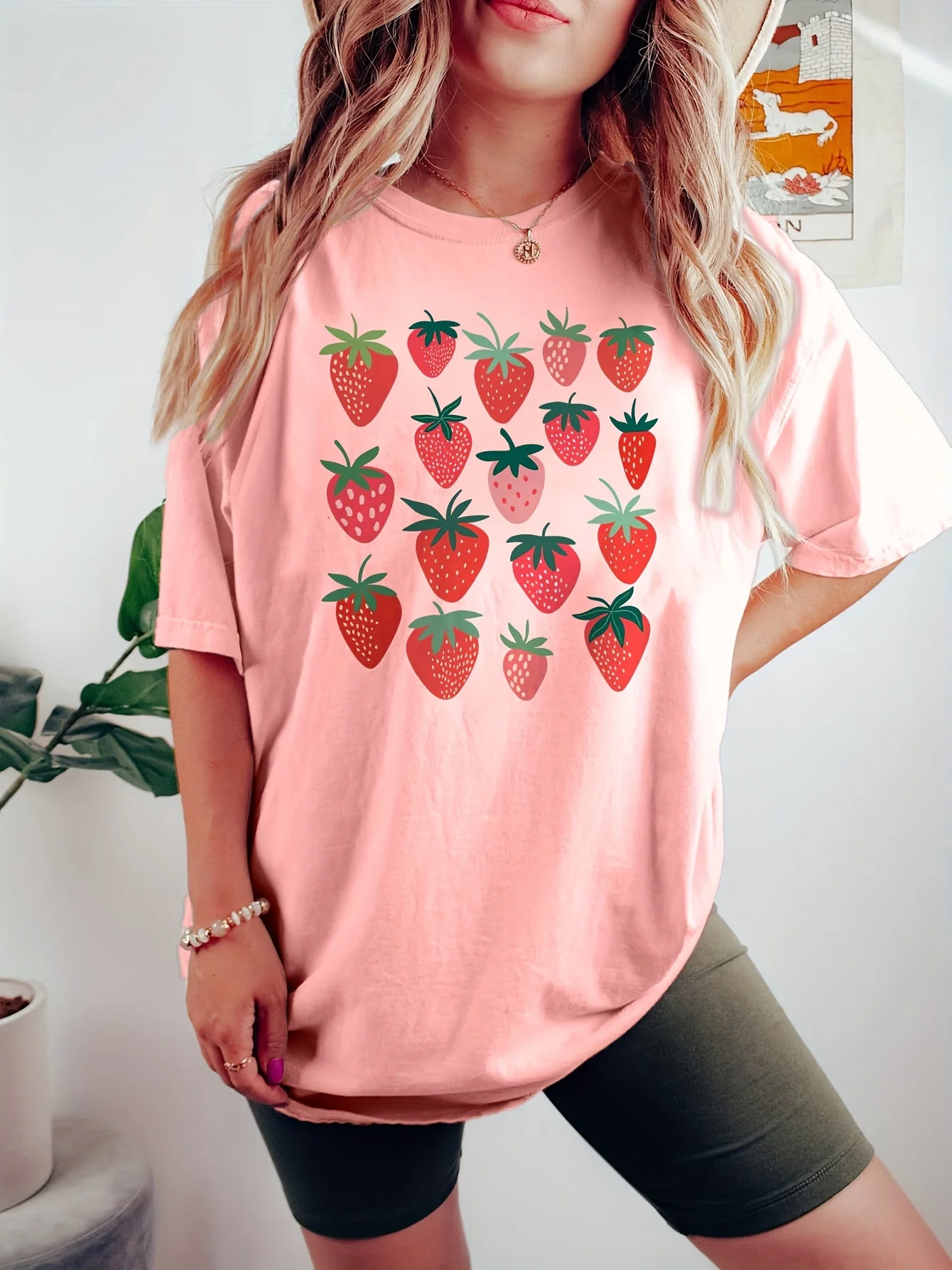 Women's Strawberry Print Crew Neck T-Shirt - Casual Short Sleeve Top for Spring & Summer
Women's Strawberry Print Crew Neck T-Shirt - Casual Short Sleeve Top for Spring & Summer