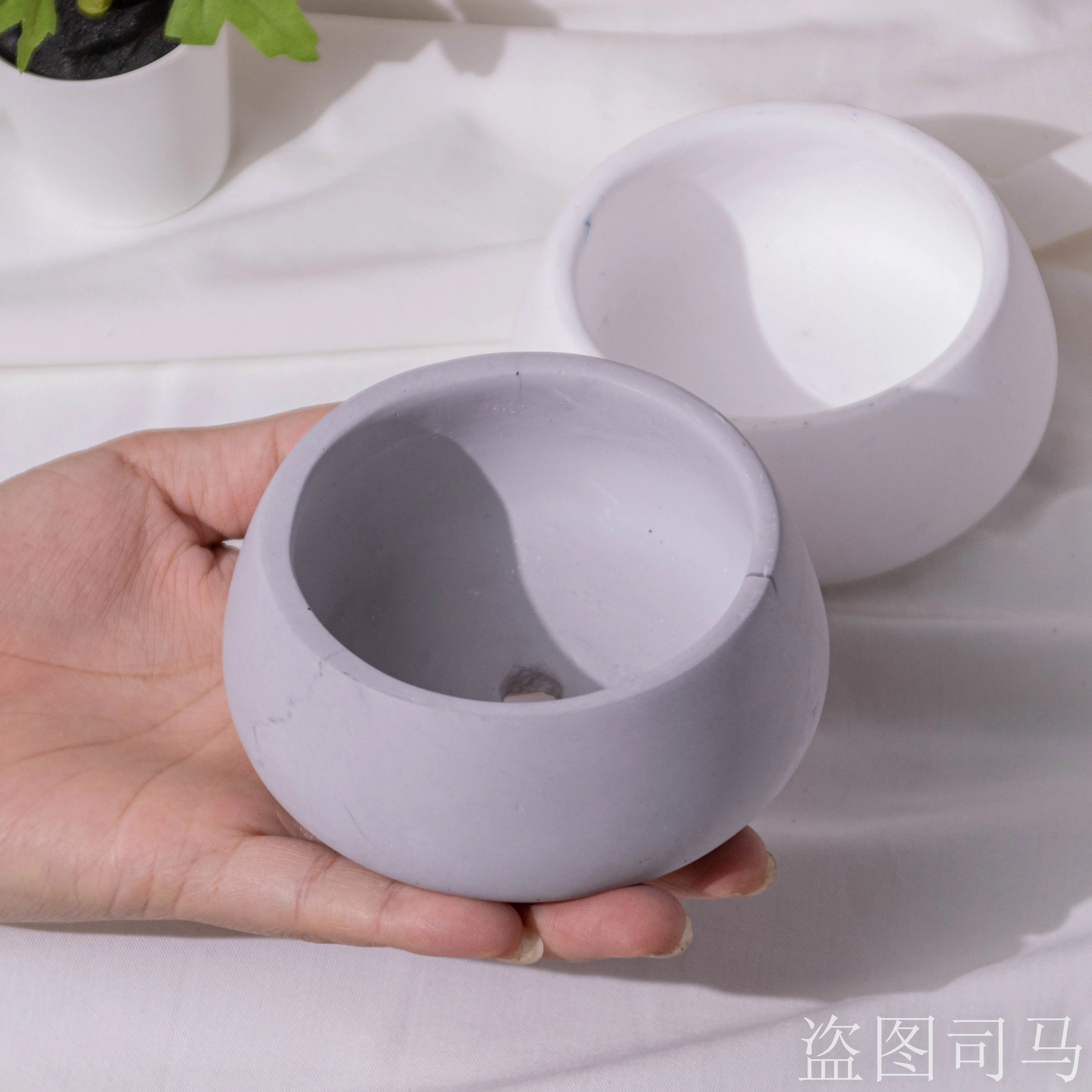 Round Pot Garden Ornament Silicone Molds Indoor Succulent Plants Flower Pot Concrete Molds Bowl Shape Storage Vessel Clay Mold
Round Pot Garden Ornament Silicone Molds Indoor Succulent Plants Flower Pot Concrete Molds Bowl Shape Storage Vessel Clay Mold