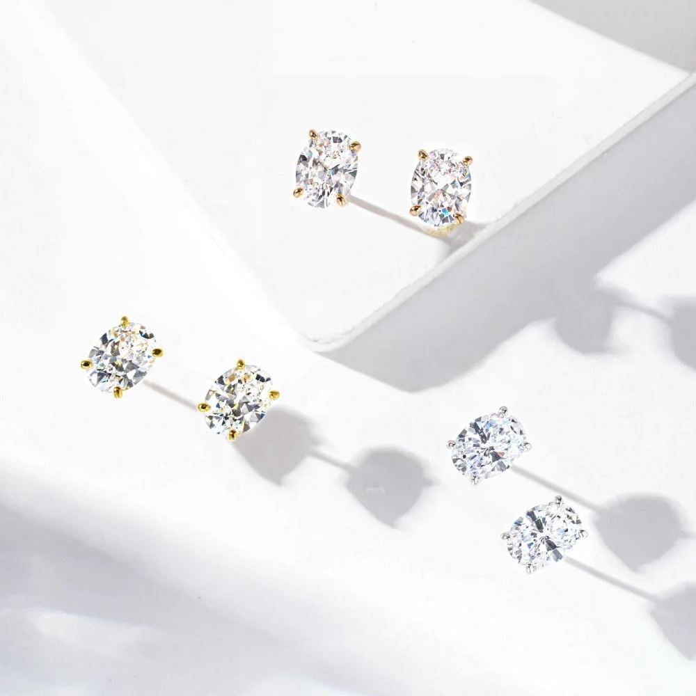 Luxury minimalist D,shape sapphire stud earrings, platinum ear jewelry with PT950 alloy.
Luxury minimalist D,shape sapphire stud earrings, platinum ear jewelry with PT950 alloy.